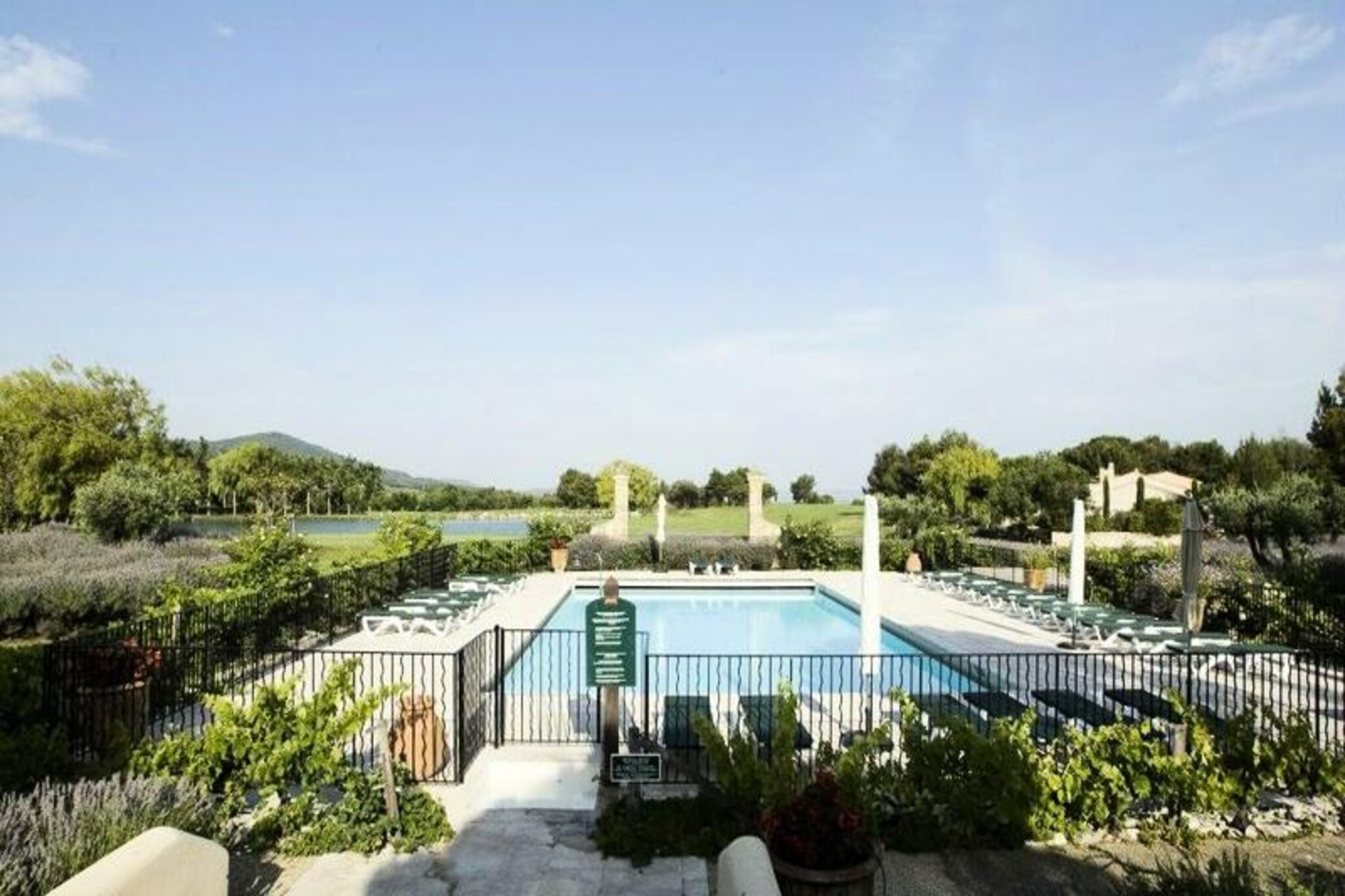 Apartment in Provence with Wave Pool & Golf