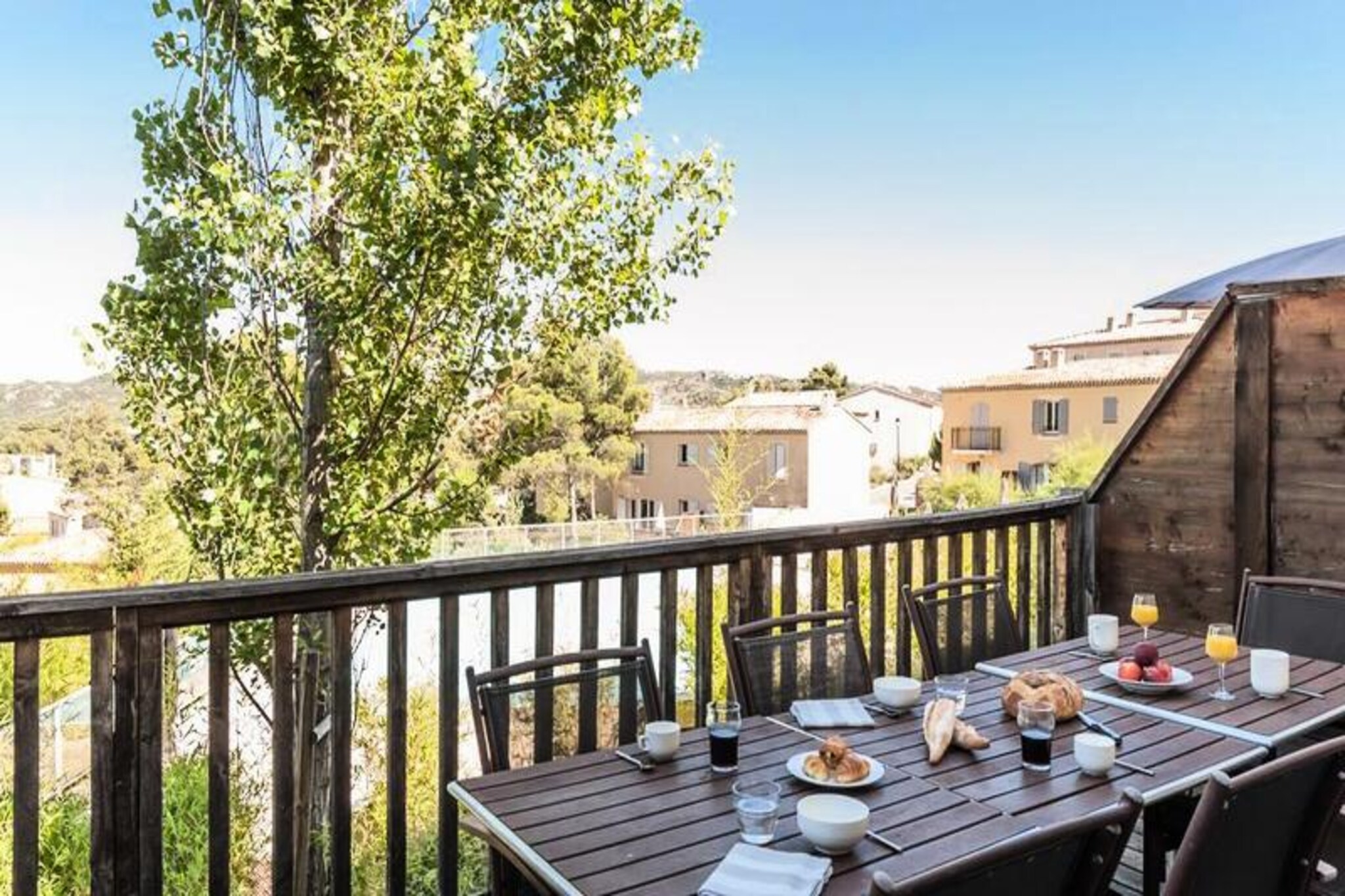 Apartment in Provence with Pools & Golf Nearby