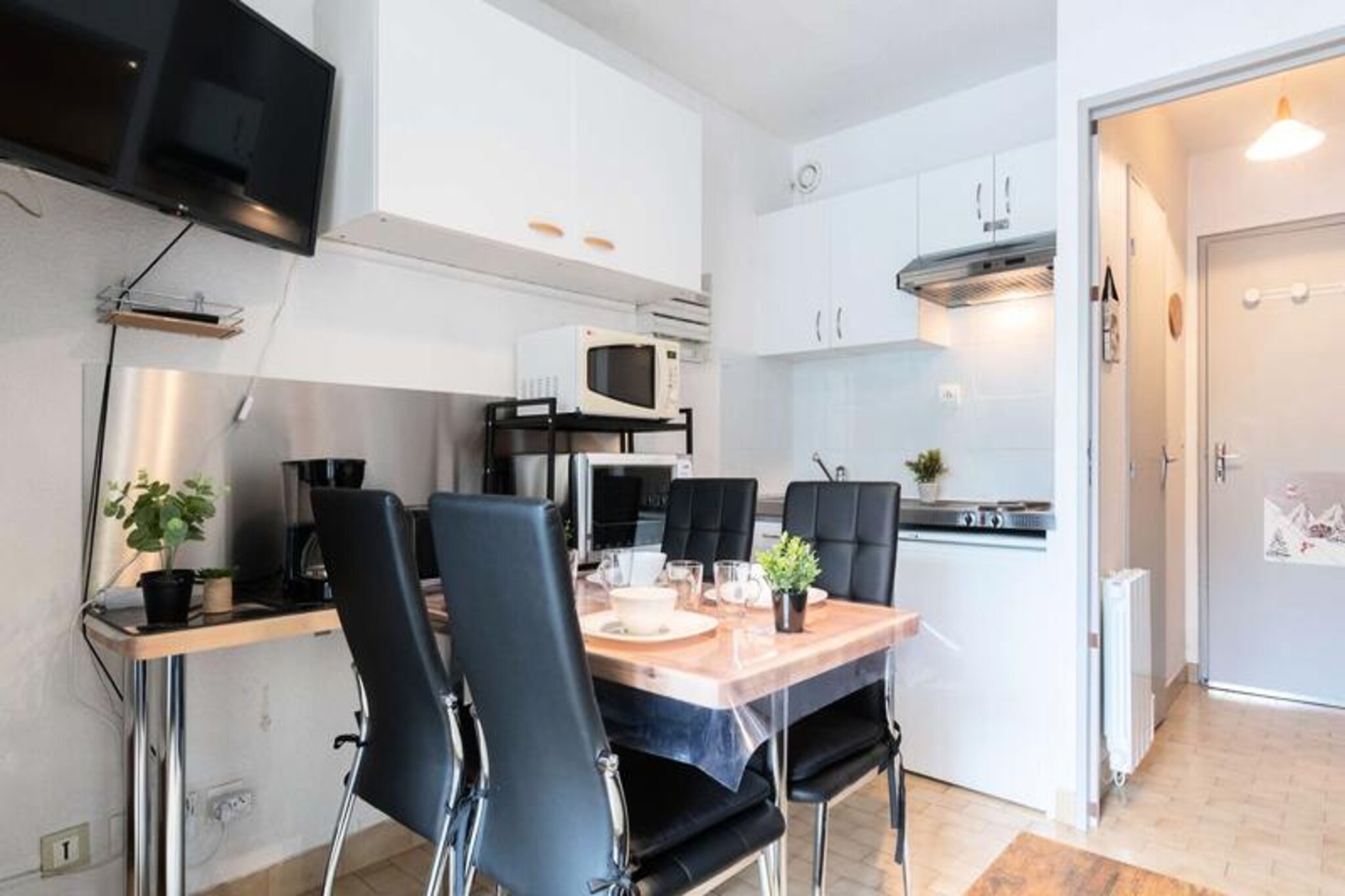 Apartment in St Lary with Shuttle to Slopes