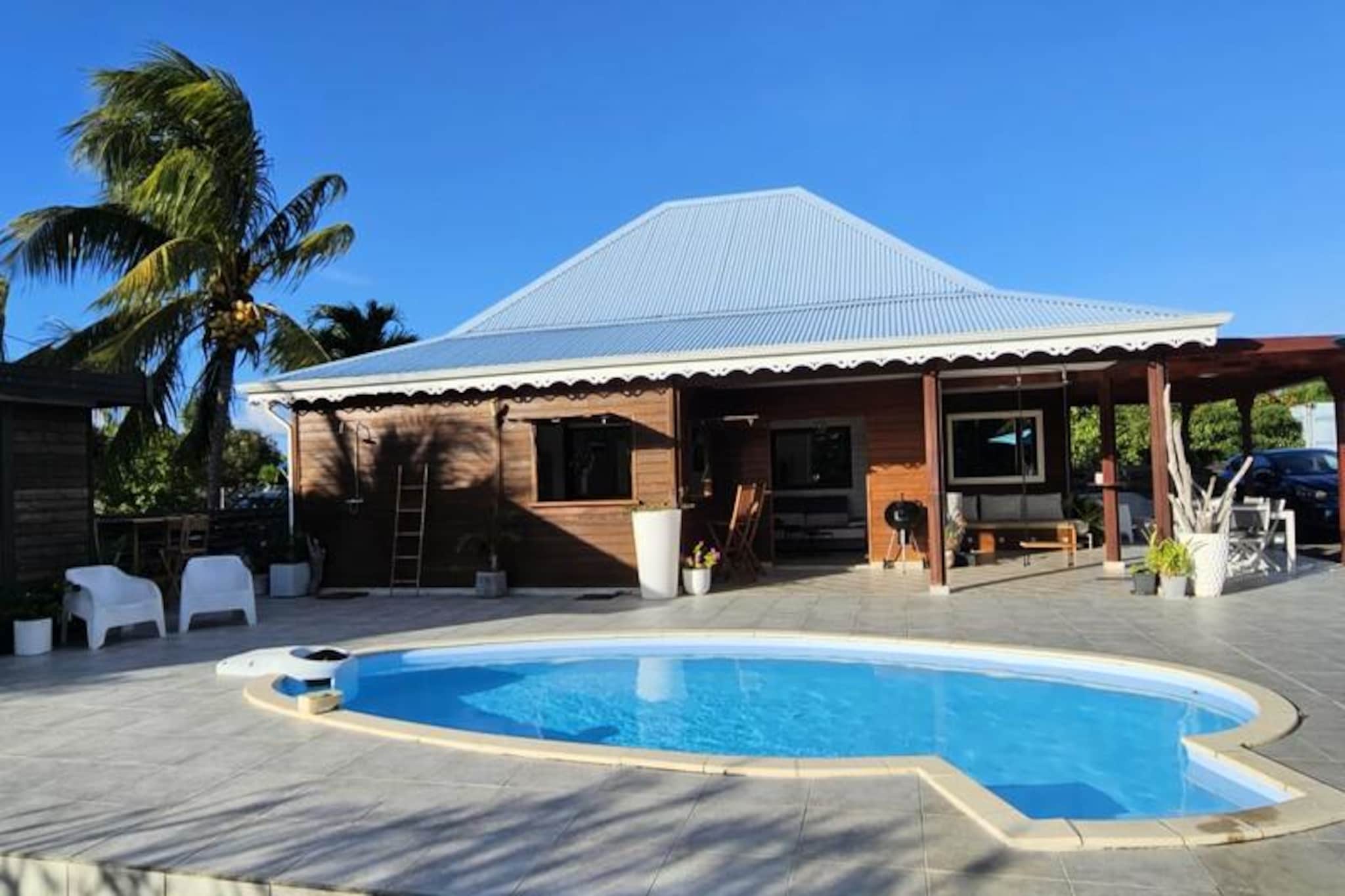 Houses & Villas for 6 People