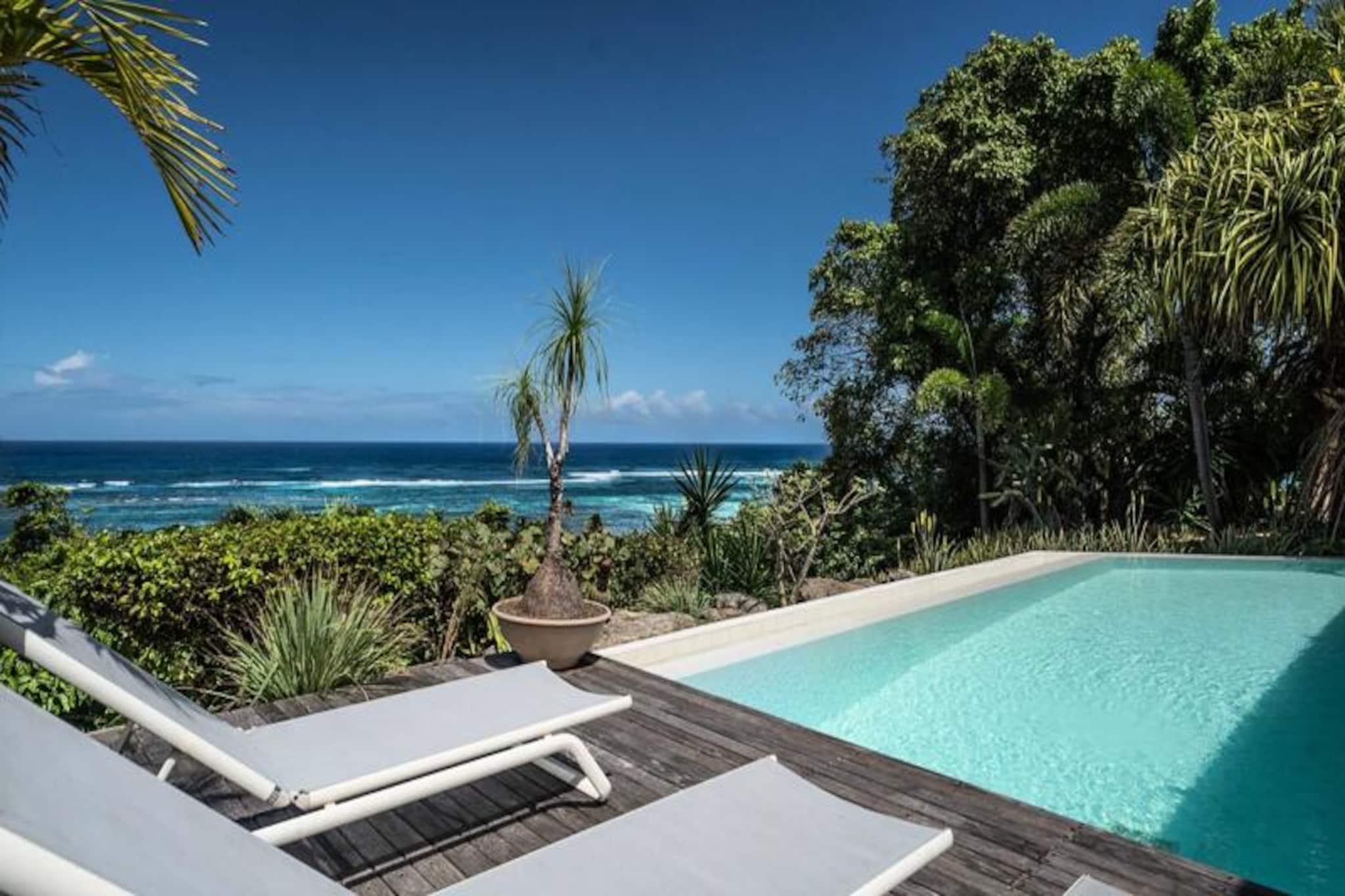 Houses & Villas for 8 People