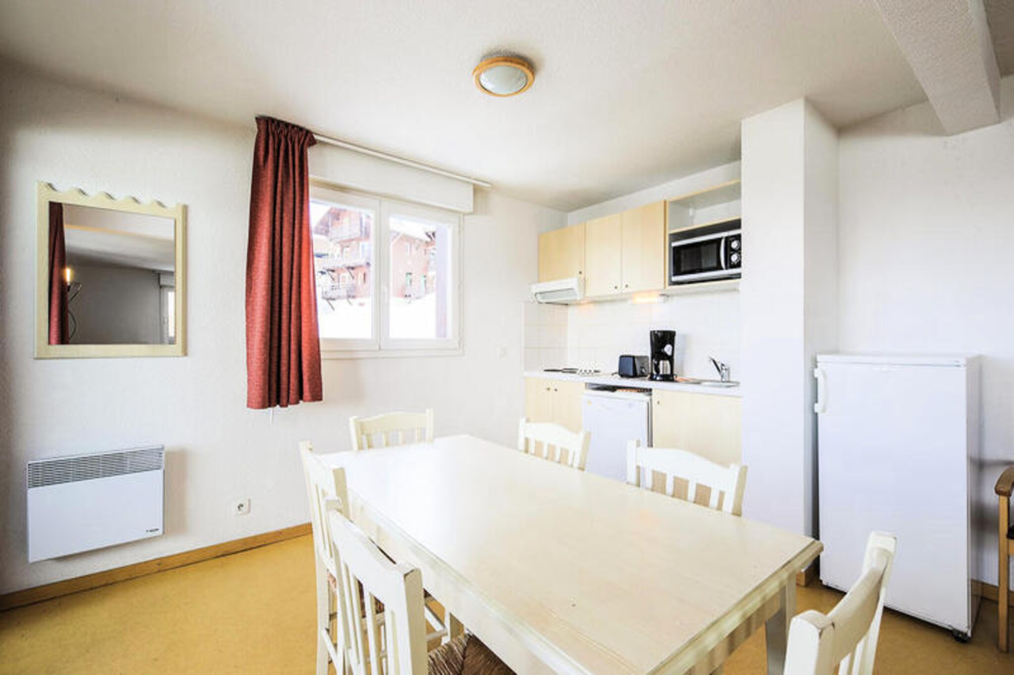2 Bedroom Budget Apartment (6 People)