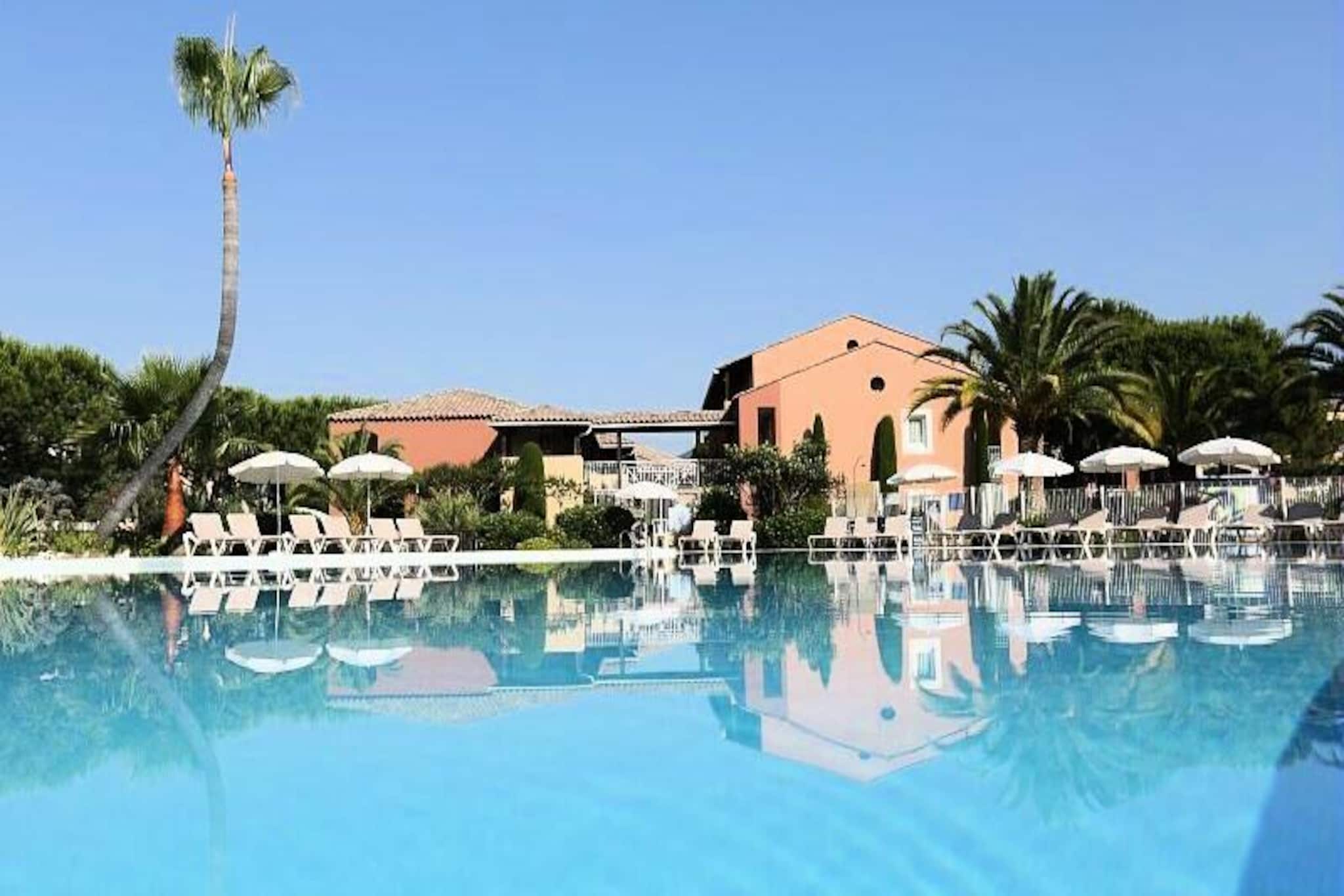 Prestige One-Bedroom Apartment (5 People)