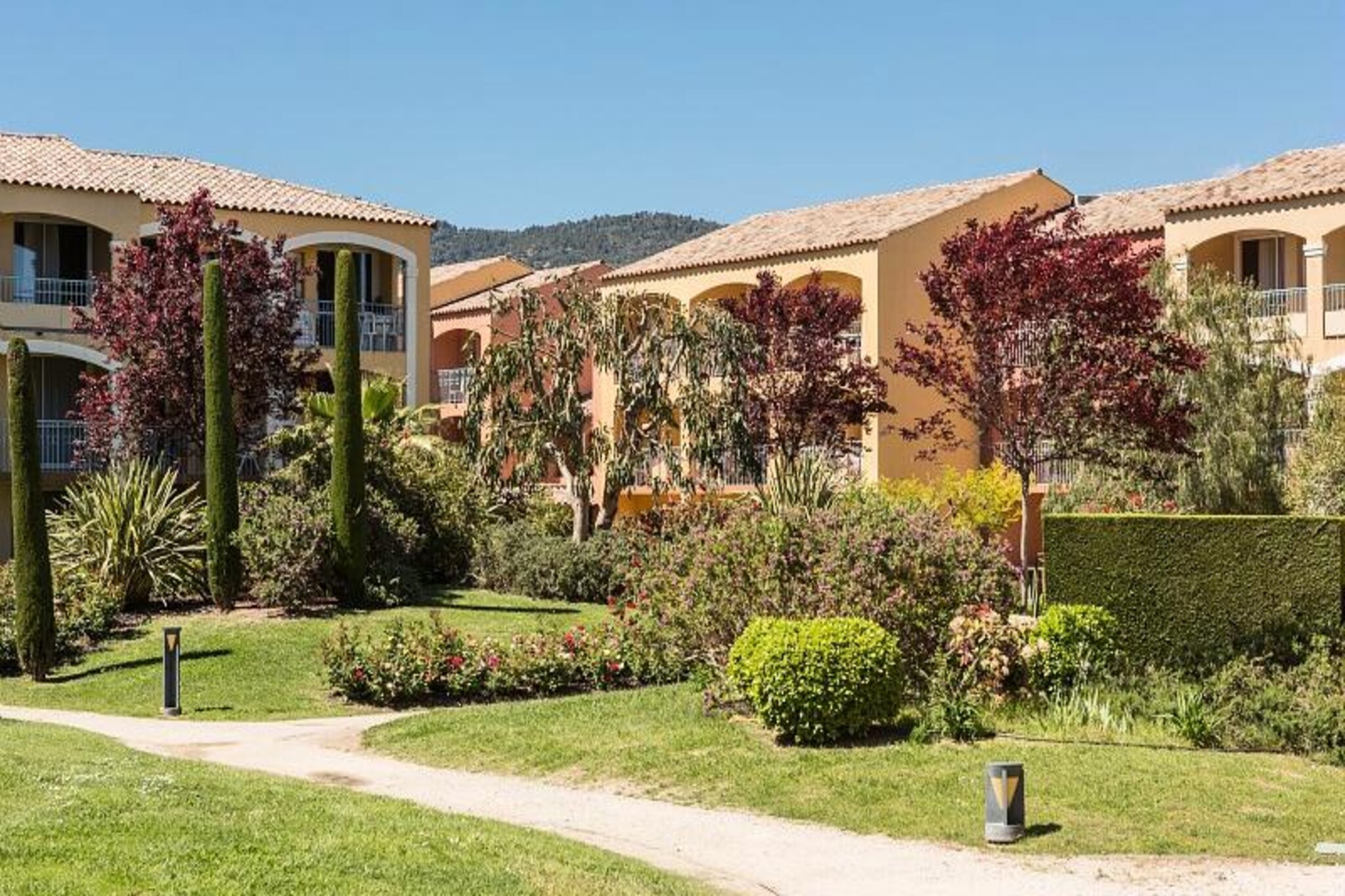 Bed Linen, Bed Linen, Living room(double sofa bed, TV, dining table), Kitchen(coffee machine, microwave, dishwasher, fridge, dishes and cutlery), bedroom(double bed), bathroom(bath tub, washbasin), Parking, Restaurant, Play area, TV, heating, air conditioning, terrace, table tennis table, Towels incl.