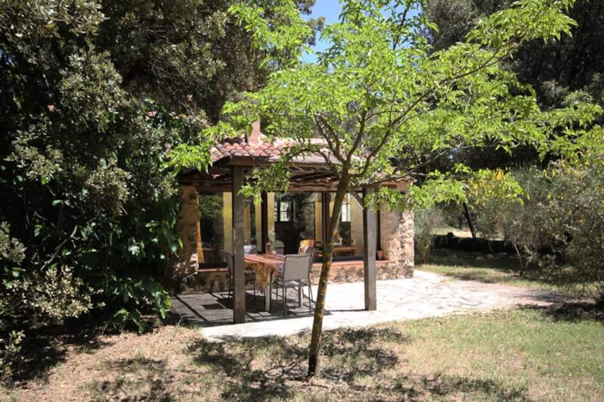 Houses & Villas for 5 People