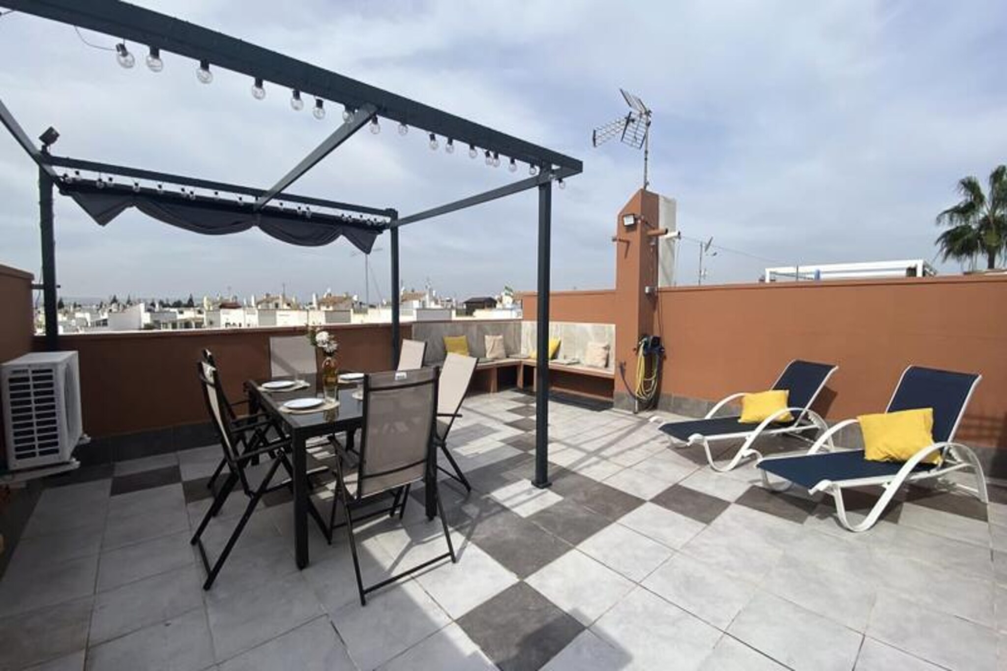 Appartement Avec Solarium équipé, Barbecue Et Piscine