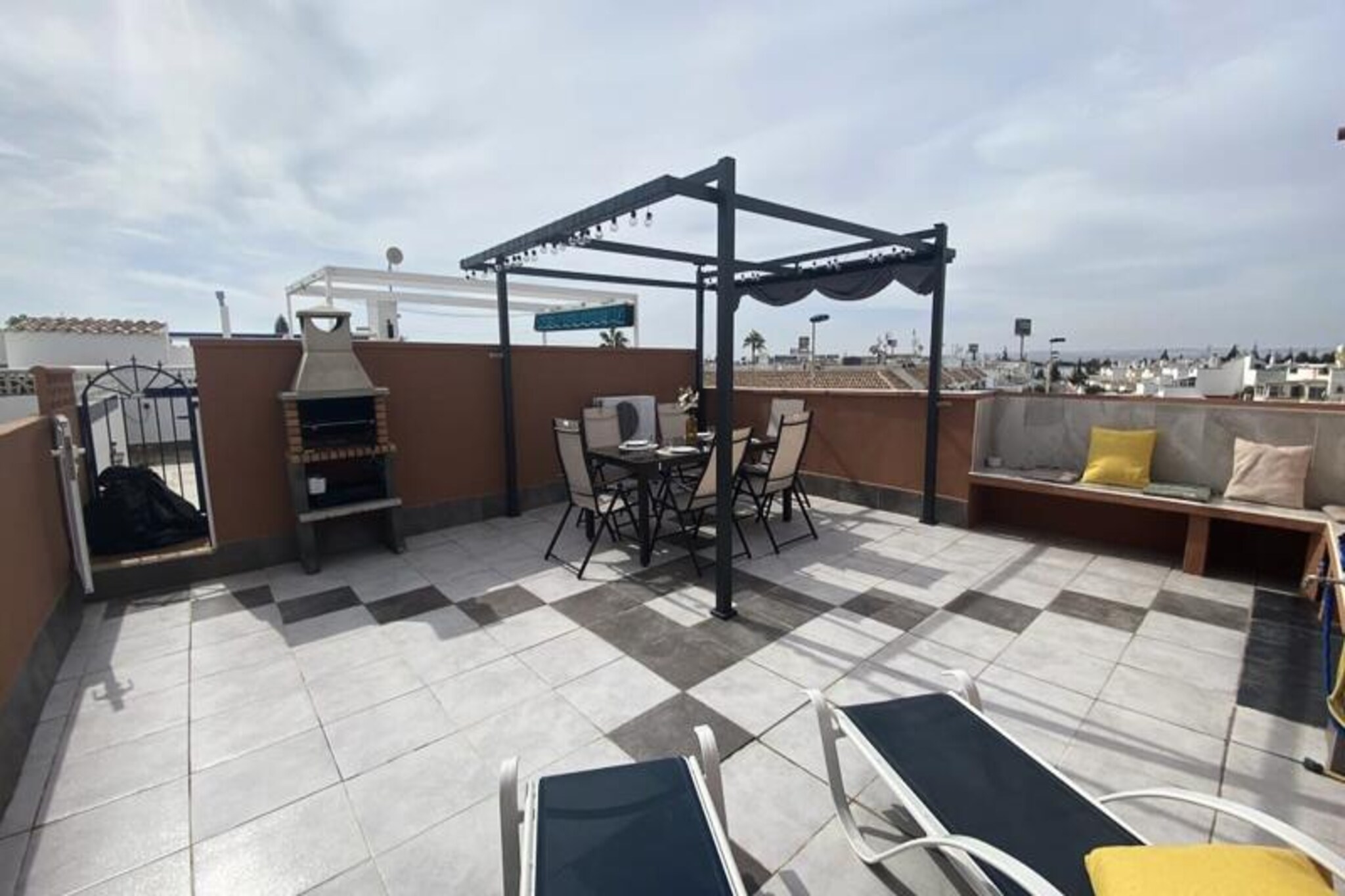 Appartement Avec Solarium équipé, Barbecue Et Piscine
