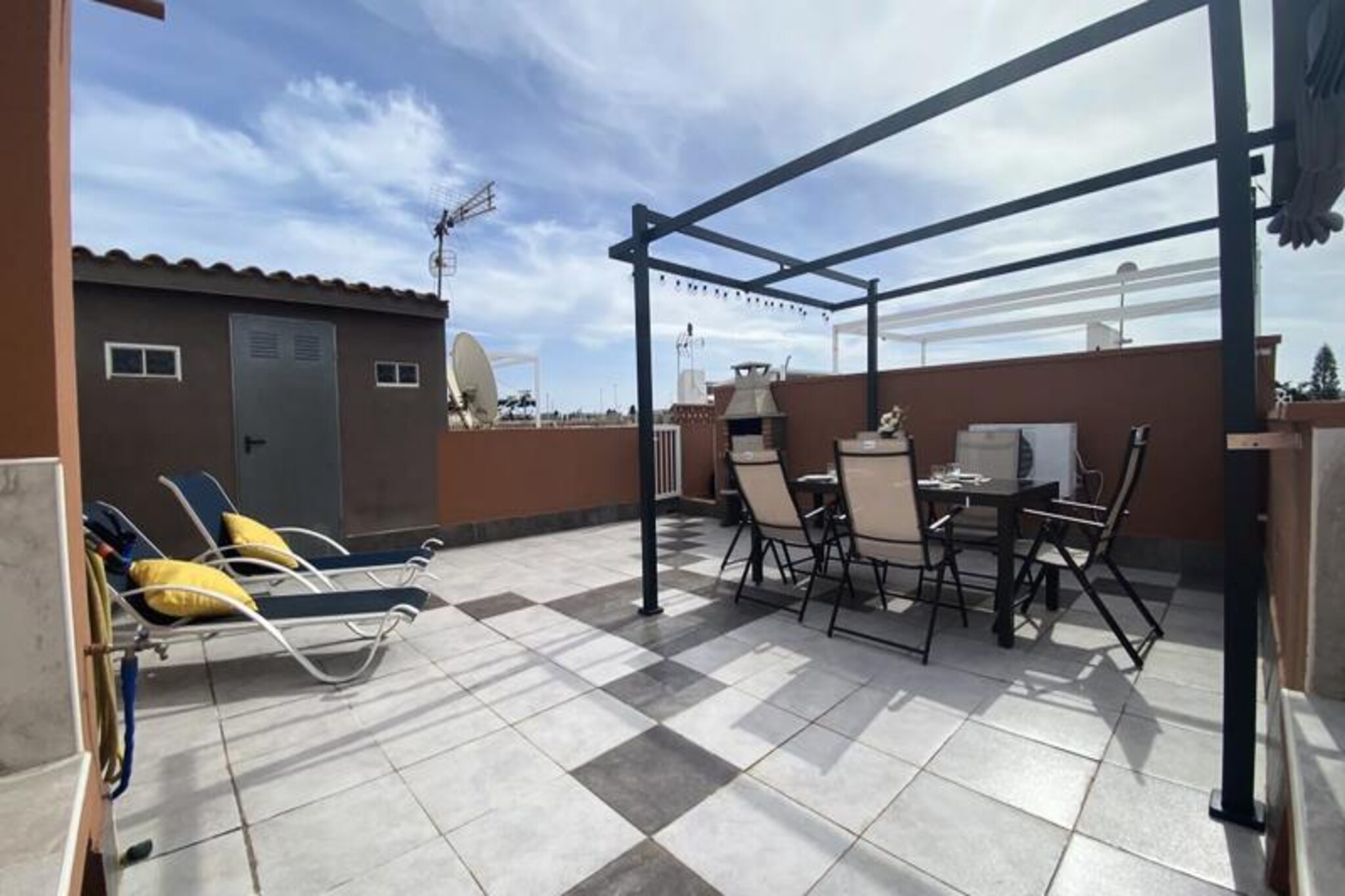 Appartement Avec Solarium équipé, Barbecue Et Piscine