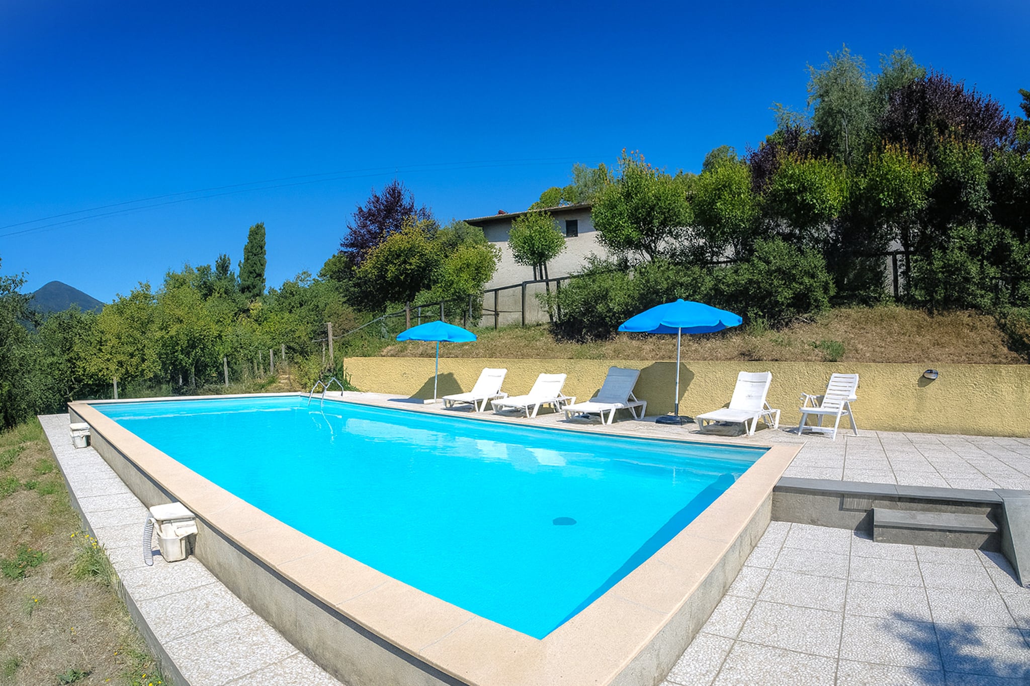 Casa Rosa-Exterior in summer