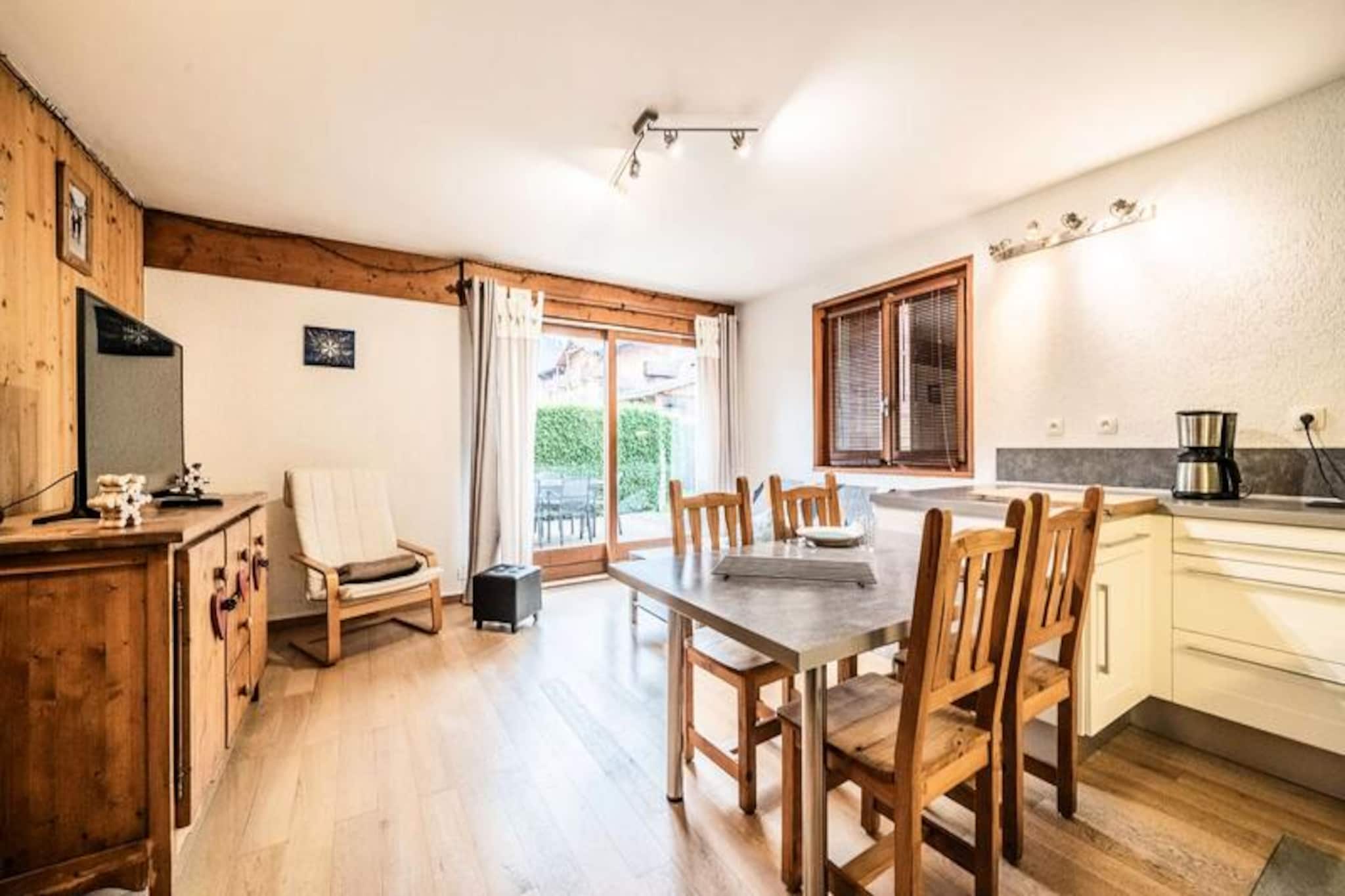3 Rooms for 6 People