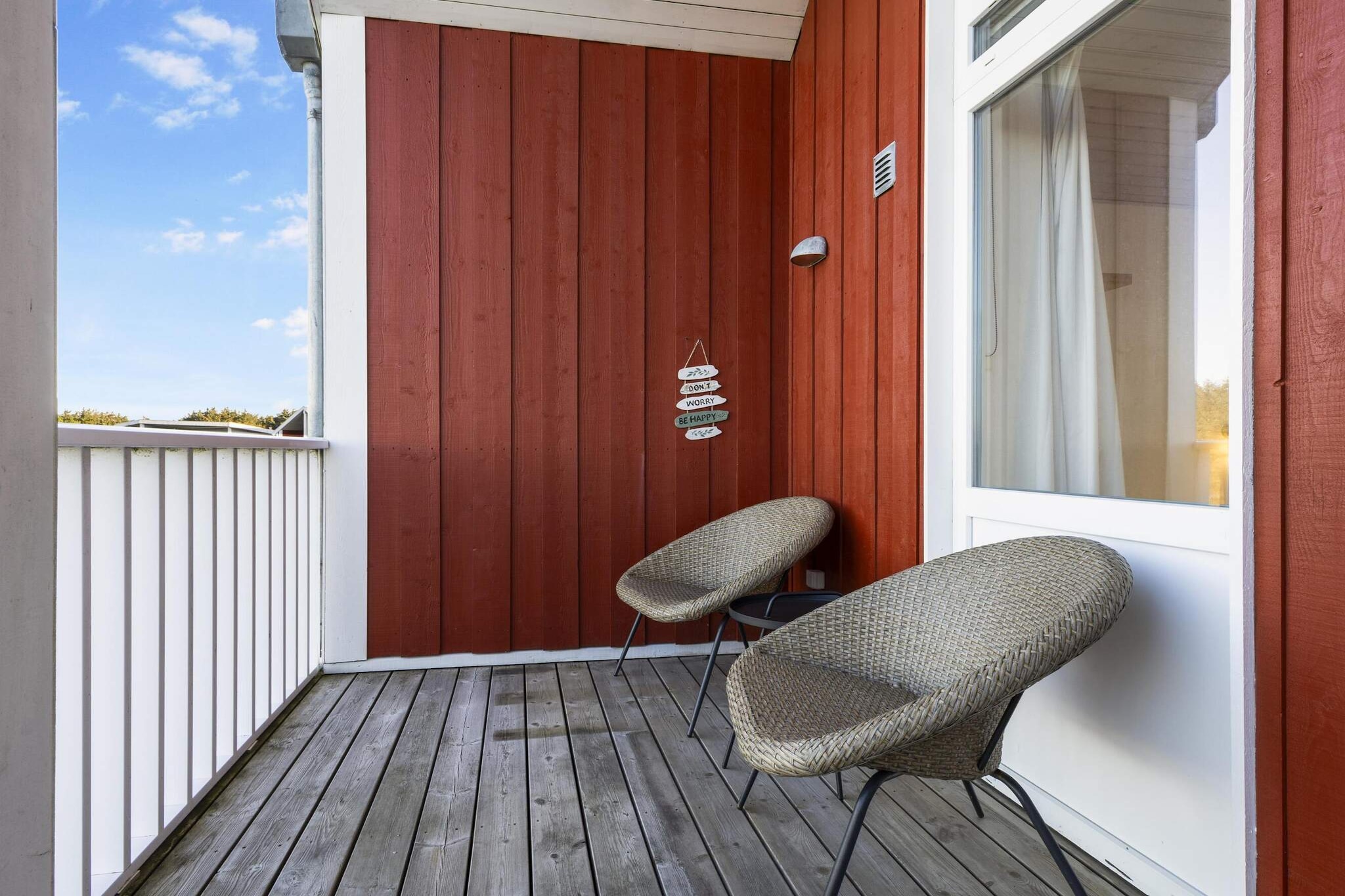 This charming two-story holiday home offers a cozy atmosphere and modern comforts. The property features two spacious bedrooms with double beds, a bright living area with a kitchen, and a comfortable lounge. The home is fully furnished, including a washing machine and dryer in the bathroom. The property is non-smoking and not suitable for youth groups, ensuring a peaceful retreat. The home comfortably accommodates families and small groups. The outdoor space includes a lovely terrace and a well-maintained lawn, perfect for relaxation. It is pet-friendly, allowing for a more inclusive stay for guests traveling with pets.
The holiday home is ideally located in a peaceful neighborhood with a short distance to local attractions. Just 1.2 kilometers from the beach, guests can easily access the coast for leisure or water activities. A mere 500 meters away, the town center offers a variety of shops, cafes, and markets, providing guests with plenty of options for dining, shopping, and entertainment. The area is known for its tranquil ambiance, making it a perfect base for exploring the local culture and scenery.
Additional amenities include a fully equipped kitchen, making meal preparation easy and enjoyable. The home’s washroom is fully functional with modern appliances, and the upstairs balcony provides stunning views of the surrounding area. The top floor also features a cozy loft with two single mattresses, offering extra sleeping space. Whether you’re here for a short getaway or an extended stay, this property has everything to ensure a comfortable and memorable experience.
A refundable deposit might be charged closer to your check-in date. This deposit covers utilities consumed during your stay and any additional services that may be taken. The final amount will be adjusted based on actual meter readings, actual usage of extra services, and any remaining balance will be refunded within 21 days after checkout.