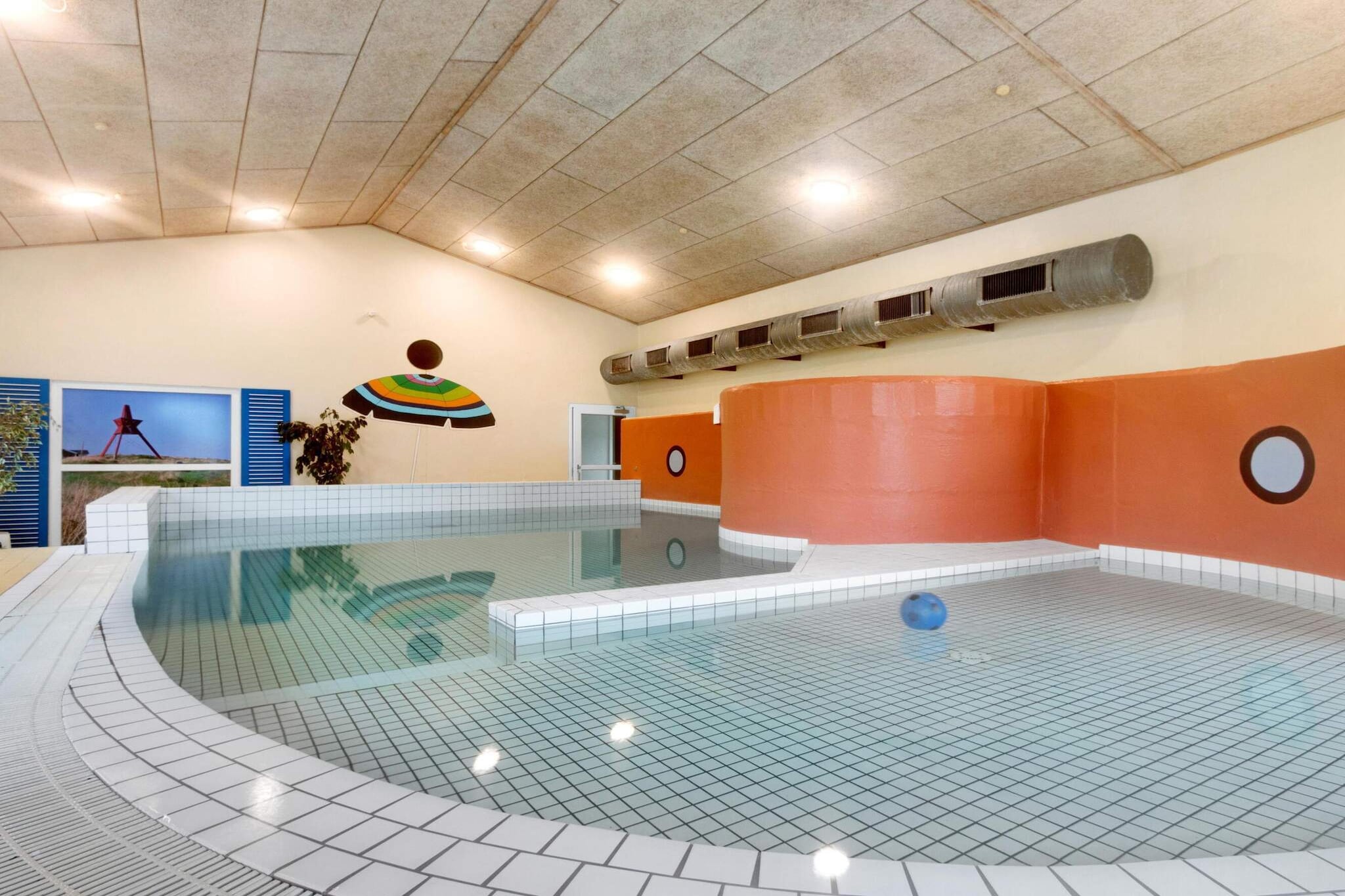 Kitchen(coffee machine, oven, microwave, dishwasher, fridge, fridge-freezer), Living/bed room(TV(danish TV channels (DR1 and TV2))), bedroom(double bed), bedroom(double bed), bathroom(washbasin, shower, toilet), bathroom(washbasin, shower, toilet), garden furniture