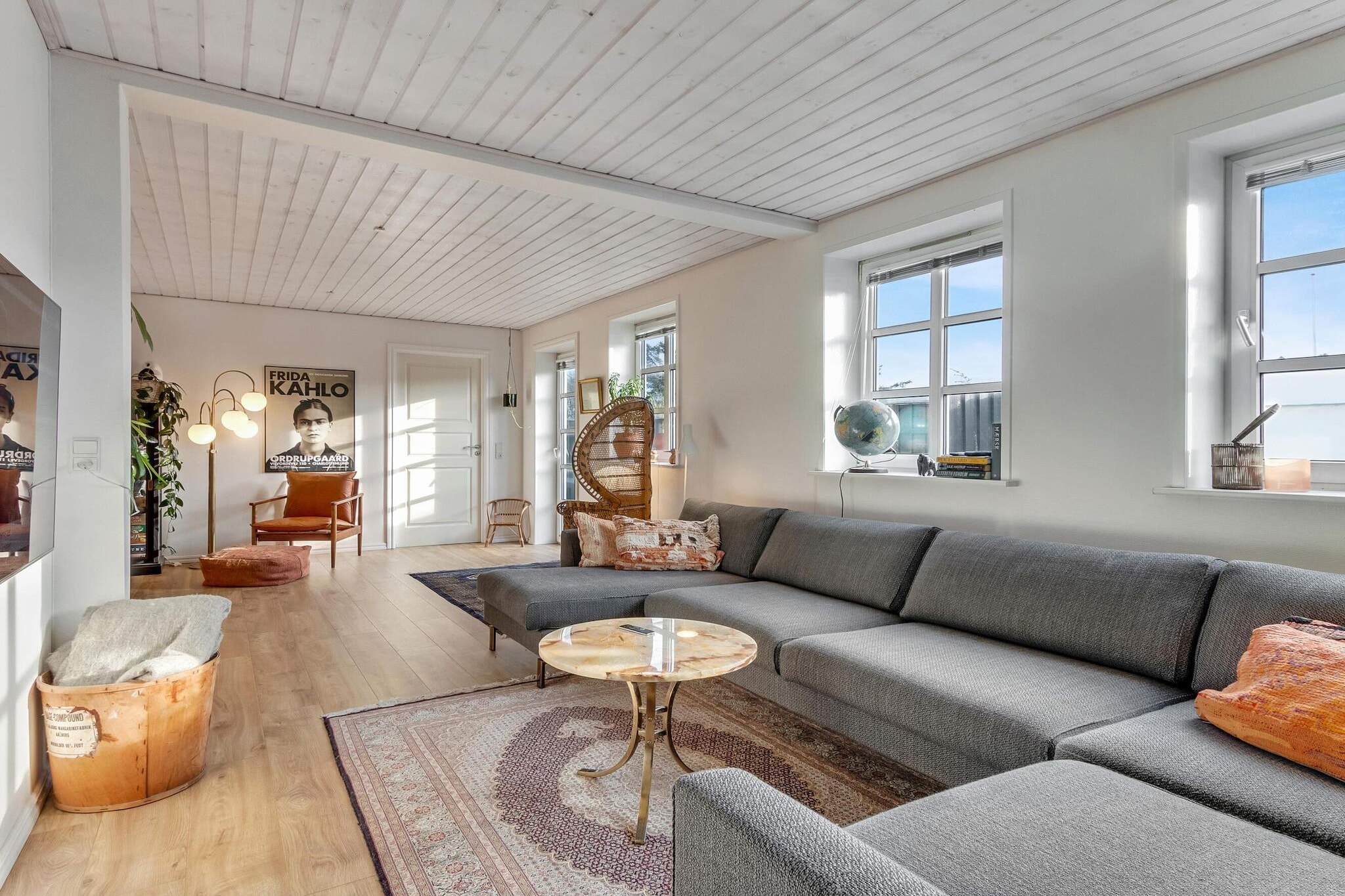 Internet Access DSL, Kitchen(coffee machine, oven, microwave, dishwasher, fridge, fridge-freezer), Living/bed room(TV(danish TV channels (DR1 and TV2)), chromecast), bedroom(double bed), bedroom(double bed), bathroom(tumble dryer, washbasin, shower, toilet, washing machine), garden furniture