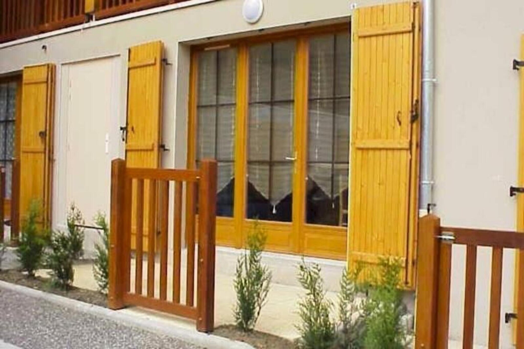 Apartment in Guchen with Stunning Mountain View