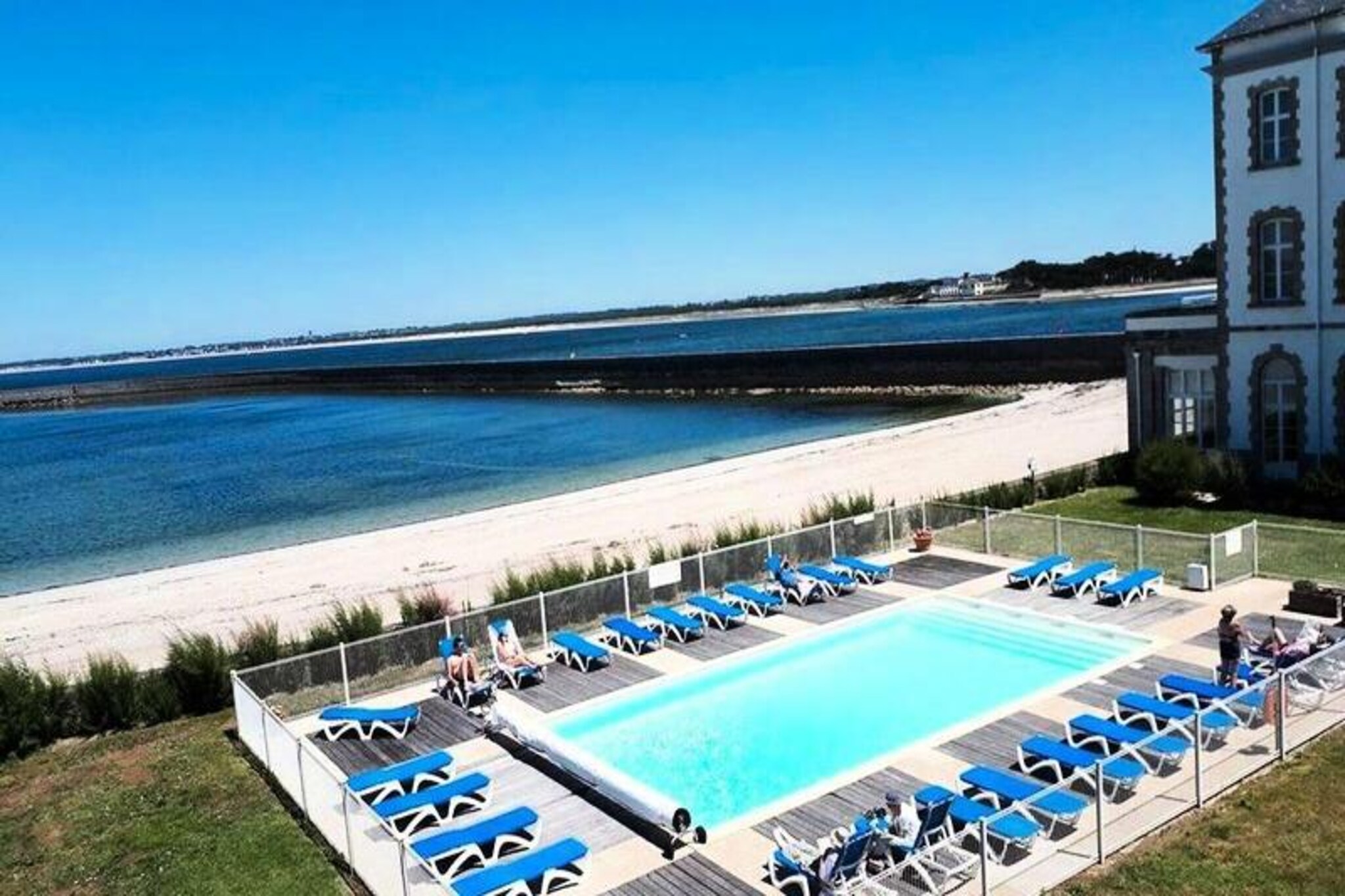 Ideally located by the sea on Pointe du Croisic, the Résidence Saint Goustan welcomes you during your stay in Loire-Atlantique.
 
 
 
 Thanks to its comfortable apartments located in a calm and preserved environment, you can relax and discover the region with the visits and activities offered on site or nearby. : walks or bike rides, sailing, horse riding, golf.
 
 
 
 This old sea bathing establishment, full of character, offers accommodation with and without a balcony. To top it all off, the residence gives direct access to the beach. We take a private gate from the Saint Goustan residence which overlooks the sand and the sea. Come and see... The residence is built flush with the sea. Board games are available on loan at the maeva Home reception.
 
 
 
 Please note that a media library is within walking distance for all holidaymakers (consultation of all newspapers and magazines, detective novels, scientific journals on site with free access). Free WIFI connection to the media library.
 
 
 
 Free access to the residence swimming pool (unheated) with deckchairs. Swimming pool open from May 15 to September 15.&nbsp;
 
 
 
 Please note: Reception opening hours vary depending on the season.
 
 No arrivals or departures possible on Wednesday and Sunday.
 Your vacation rental includes: 1 living room, 1 mezzanine, 1 kitchen, 1 bathroom, 1 bedroom, 1 separate toilet, balcony and parking.
 
 Surface area: 41 m² living space - 59 m² in total
 Location: Duplex apartment located on the 1st floor with elevator.&nbsp;
 Composition of the living room: 1 sofa bed (sleeps 2). 1 mezzanine with 2 beds (2 single beds pushed together or not). Meal side: 1 table with 6 chairs.
 Kitchen open to the living room.&nbsp;
 Composition of the rooms:
 
 Bedroom 1: 1 double bed
 
 
 Composition of the bathrooms:&nbsp;
 
 Bathroom 1: bathtub
 
 
 1 separate toilet.&nbsp;
 
 The advantages of your rental: Apartment with sea view, access to the residence's swimming pool, balcony with sea view and parking. Accommodation classified as 2-star furnished Tourism by Atout France.
 
 
 
 maeva Home Confort label: good value for money
 
 Correct services, accommodation maintained and equipped with the main amenities. The essentials for a vacation at the best price.
 Wifi access - Additional charge
 Pets allowed - In addition, inquire directly with the residence for prices. Please note, this information may vary depending on the accommodation.
 Bed linen - Additional charge
 Bathroom linen - Additional charge
 End of stay cleaning - Mandatory cleaning service to be paid upon check-in or upon arrival.
 Daily cleaning - In addition, optional cleaning service to be booked during your stay.
 Parking - All accommodations have a parking space.
 Shared swimming pool - Included. Free access to the residence swimming pool (unheated) with deckchairs. Swimming pool open every day from 9:30 a.m. to 8 p.m., from May 15 to September 15.
 Tourist tax (additional charge) - Payment of the tourist tax is made via your personal space: https://mon-compte.maeva.com, the amount varies depending on the location. Free for under 18s.
 Television - Depending on your accommodation.
 End of stay cleaning - Mandatory cleaning service to be paid upon check-in or upon arrival.
 Bed linen - Additional charge.