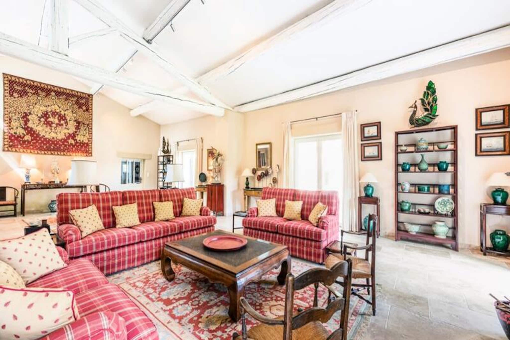 A beautiful and large family house ideally located in Paris. 25 minutes from Avignon TGV station and 50 minutes from Marseille airport.
Located in the countryside but close to all shops, the house has 8 bedrooms and can accommodate up to 2 people. 16 people. Please note, the number of adults is limited. à 10.
Array
The house can accommodate up to 100 people. 16 people maximum (10 adults and 4 to 8 children/teenagers).
The rooms are large and very well appointed. The house also has a beautiful swimming pool and a large shaded outdoor terrace where you can relax. you can have your meals. The vast garden is completely fenced.
You will have the full scope of your studies. of the house in a private manner.
Our team will be there. your listening during your stay
You will appreciate the calm of the countryside while being in a region where nature many activities and discoveries are available to you. YOU.
Avignon train station is located next door. 25 minutes and Marseille airport is just 25 minutes away. 50 minutes.
Furniture should not be moved and the kitchen should be left clean.
An additional cleaning fee is payable. height of 100€ will be applied if the kitchen is not left in a suitable condition (dishes clean and put away, trash cans emptied, glass bottles thrown into municipal containers).
A deposit of 2000 € you will be asked. It will be done by bank imprint. For this we use the secure online service. Swikly which will allow you to deposit your deposit online without any debit or impact on your bank limit.
Deposit (in euros) - 2000