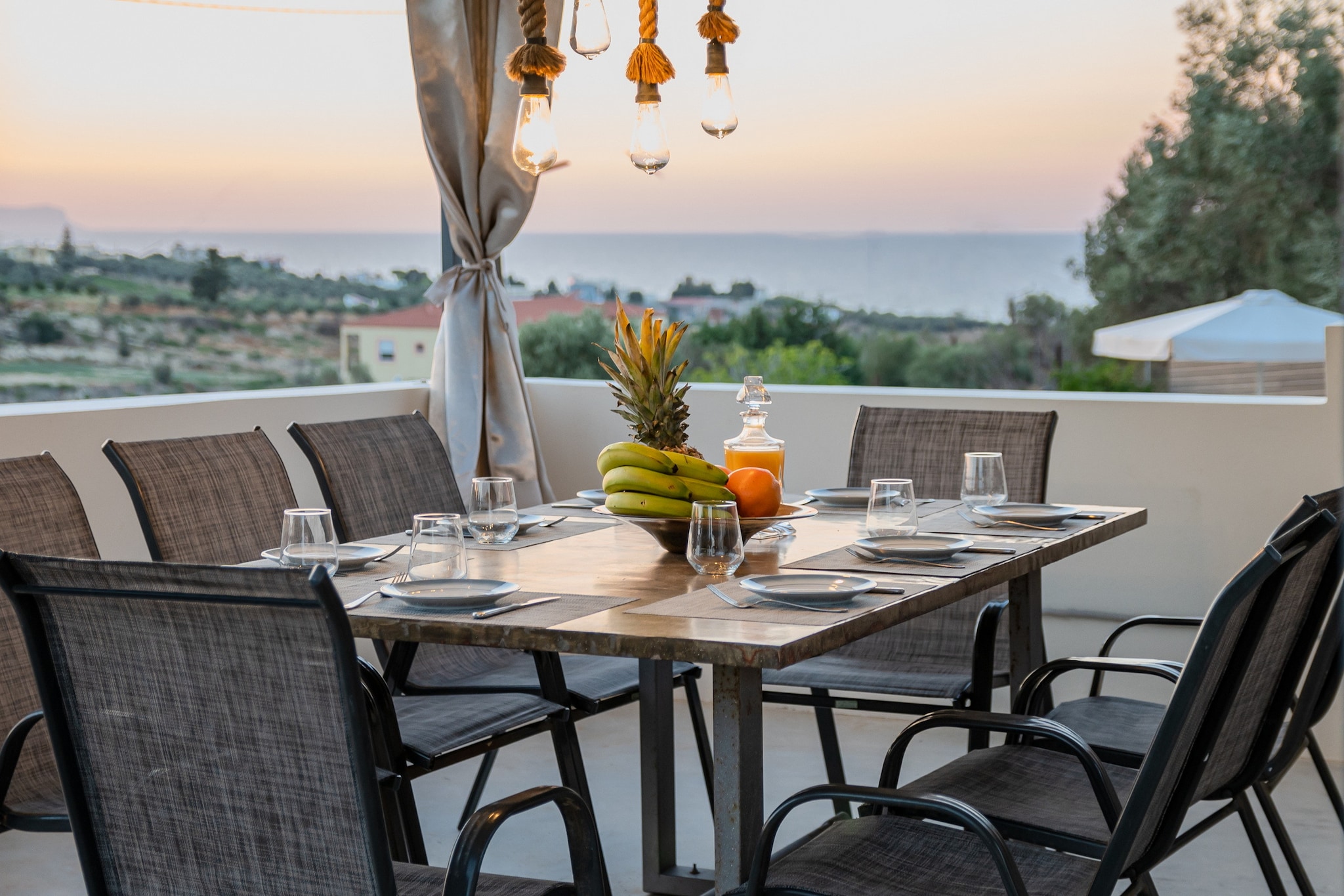 3A's Family Luxury Villa-Terrasbalkon