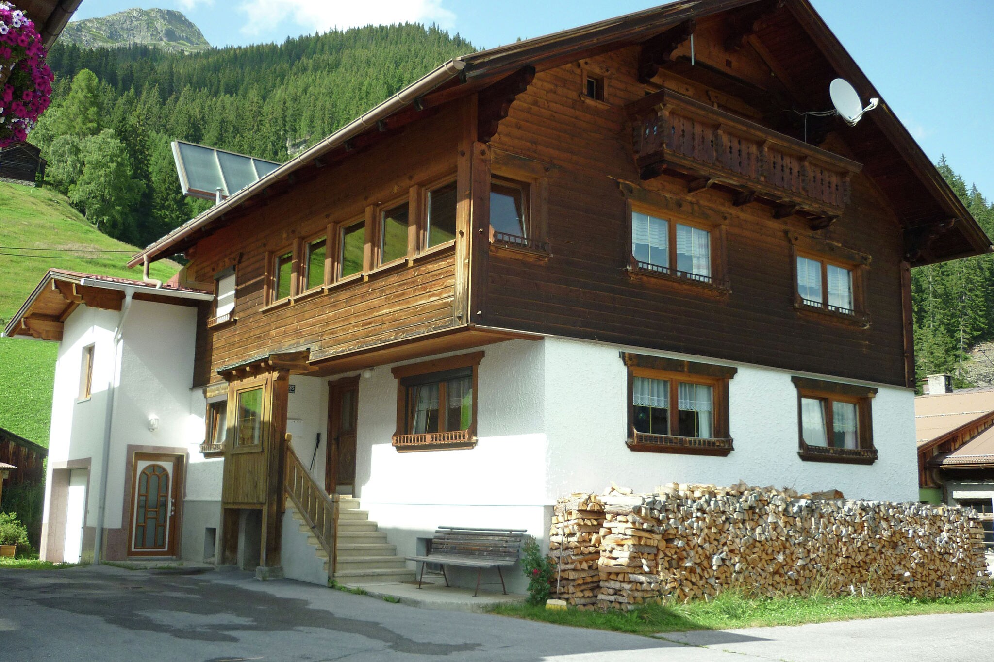 Modern appartement in Tirol midden in de bergen