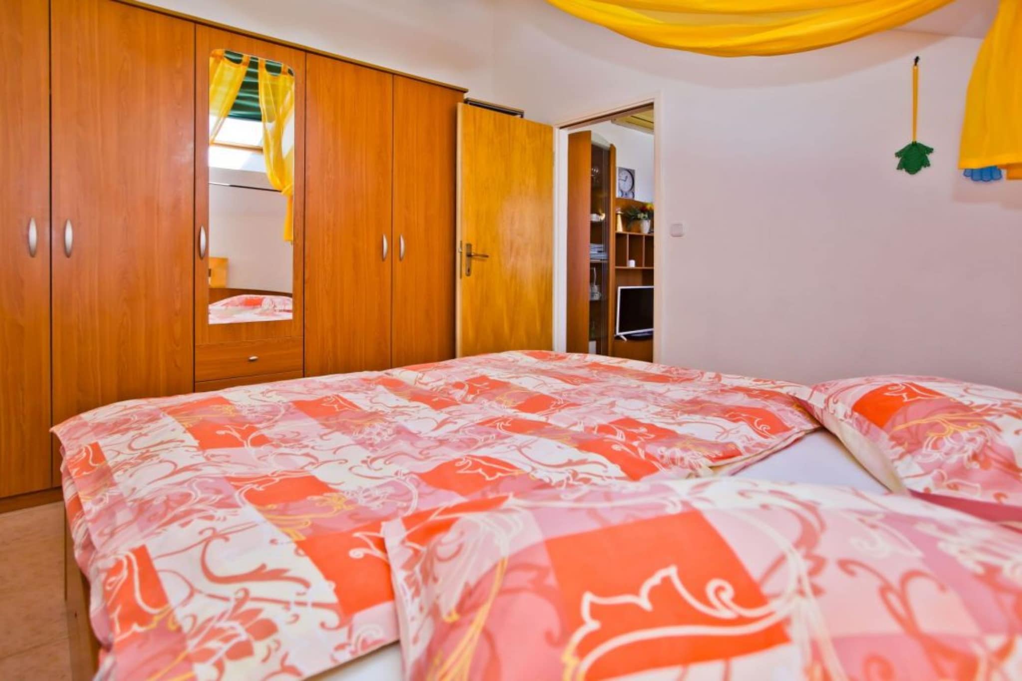 Charming and Sunny Hvar Apartments - One Bedroom Apartment with Balcony (owner 6)-Slaapkamer