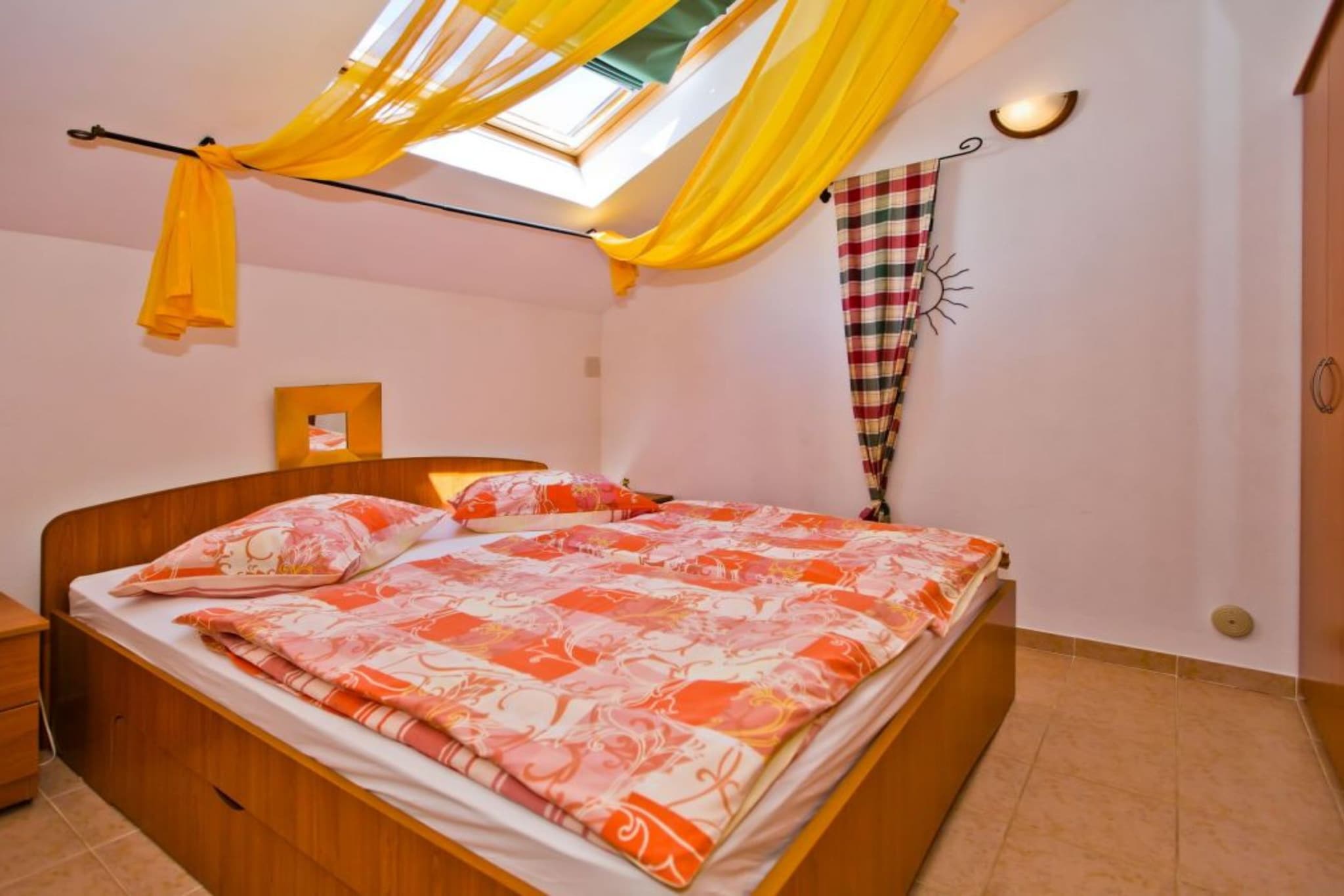 Charming and Sunny Hvar Apartments - One Bedroom Apartment with Balcony (owner 6)-Slaapkamer