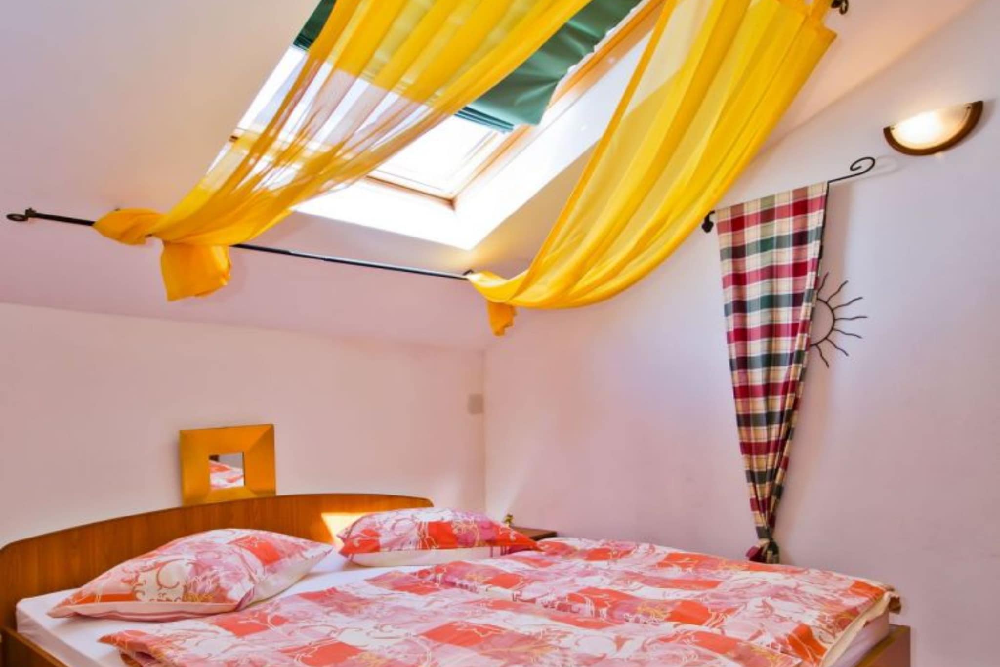 Charming and Sunny Hvar Apartments - One Bedroom Apartment with Balcony (owner 6)-Slaapkamer
