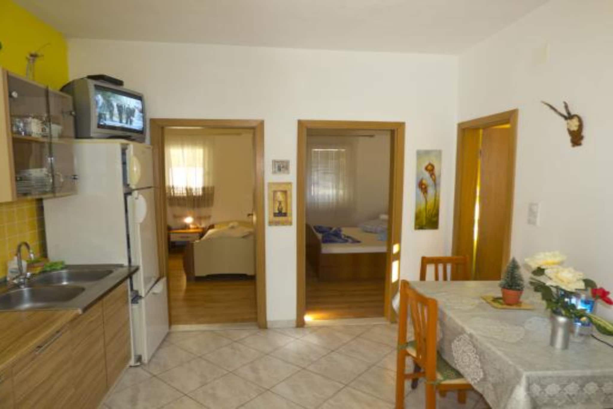 Beachfront Apartments Plaža - Two Bedroom Apartment A4-Küche