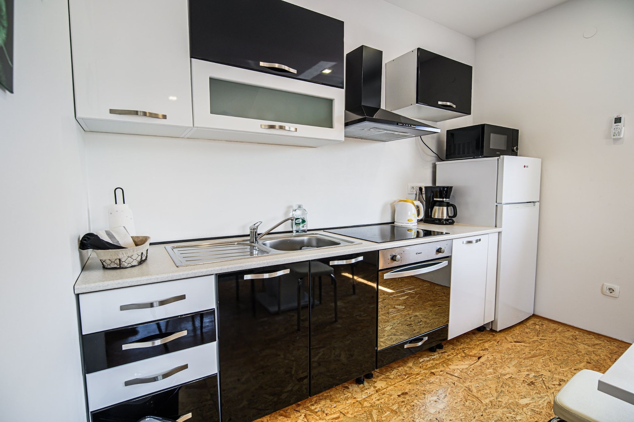 City Modern and Vibrant Apartments Ljubljana - Classic One Bedroom Apartment (owner A2)-Keuken