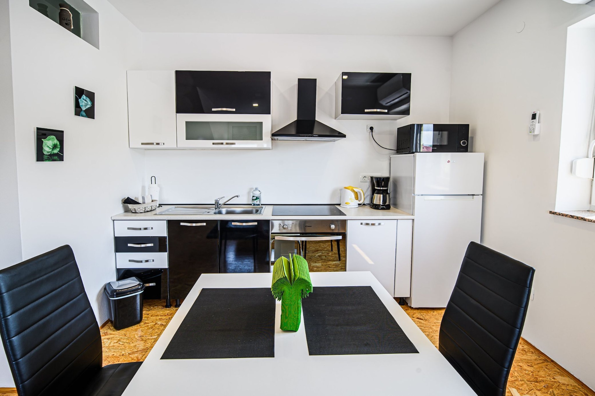 City Modern and Vibrant Apartments Ljubljana - Classic One Bedroom Apartment (owner A2)-Keuken