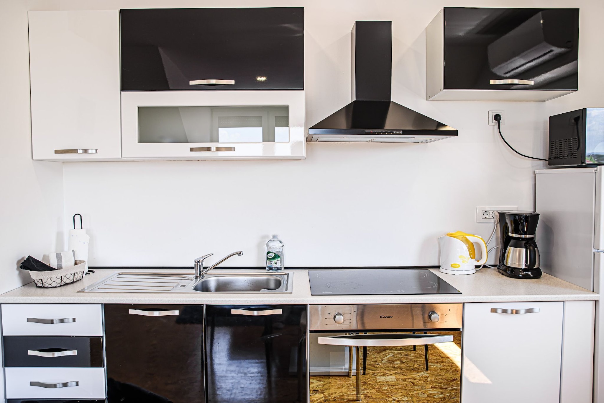 City Modern and Vibrant Apartments Ljubljana - Classic One Bedroom Apartment (owner A2)-Keuken