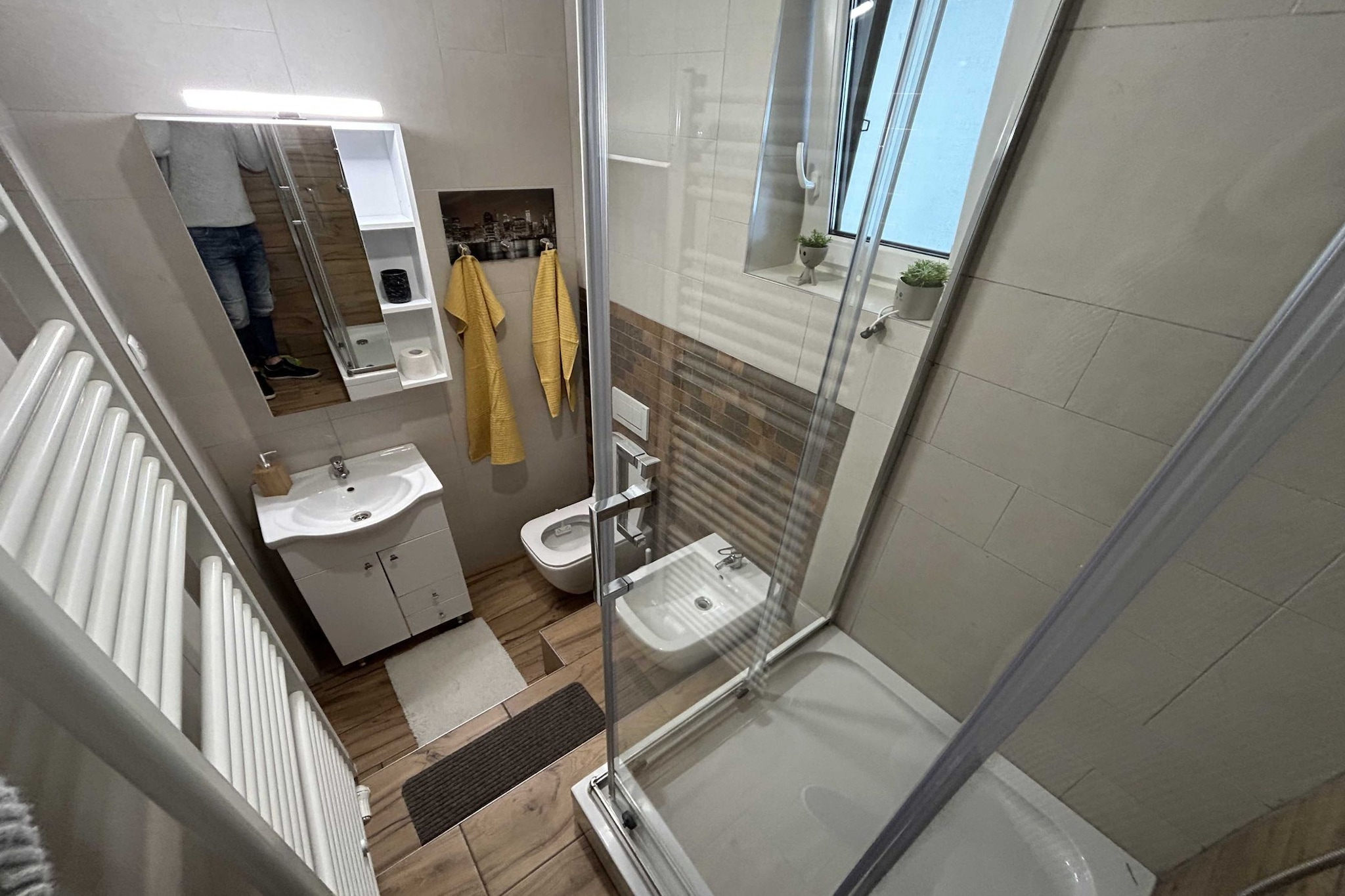 City Modern and Vibrant Apartments Ljubljana - Standard One Bedroom Apartment (owner A3)-Badkamer