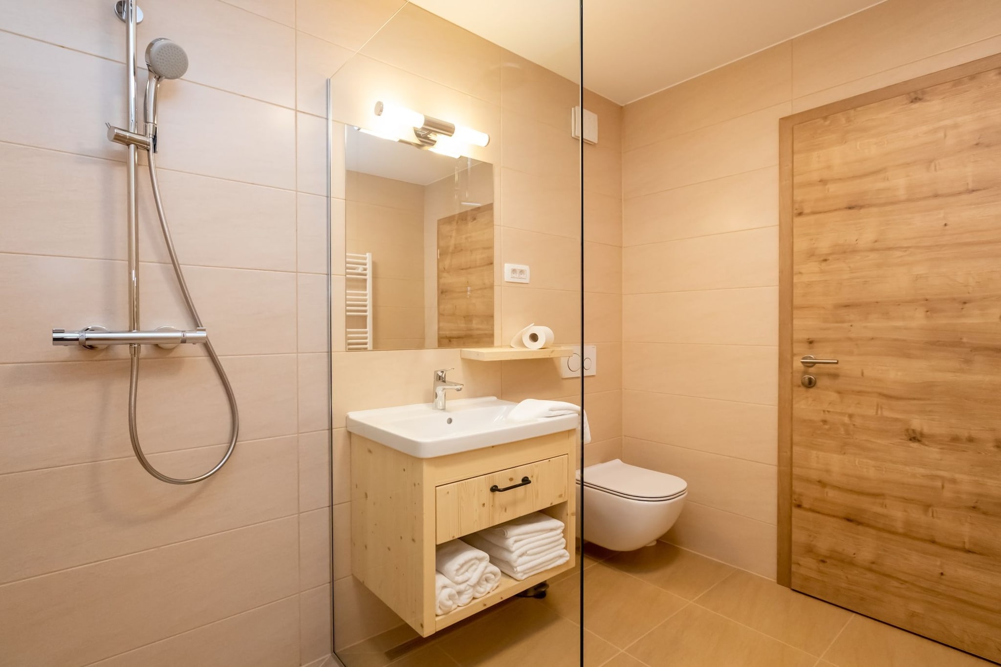 The Woodland Nook Apartments Bohinj - Standard Two Bedroom Apartment with Balcony (owner D)-Badkamer