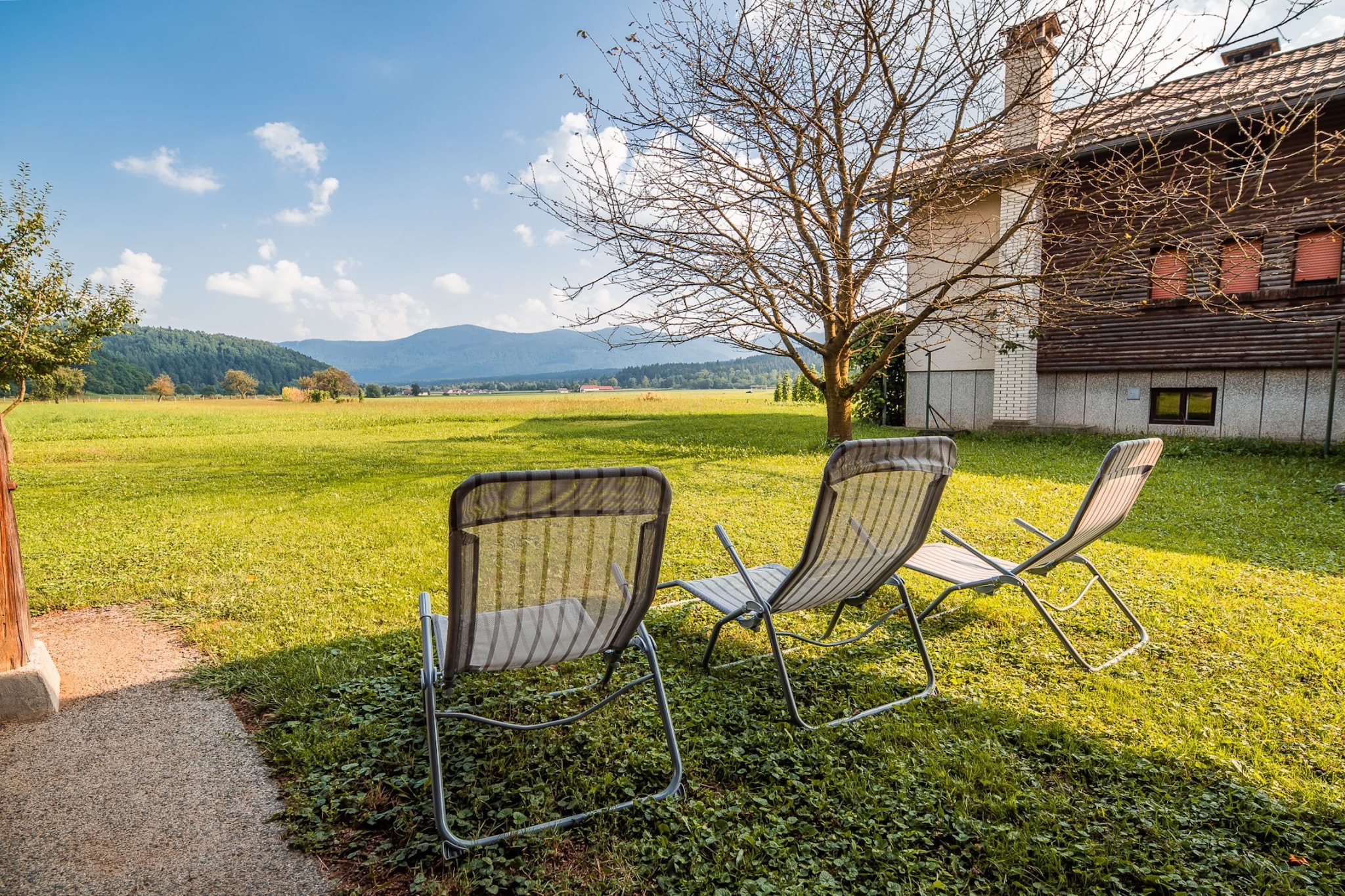 Idyllic Mountain Getaway Holiday Home - Two Bedroom Holiday Home-Extérieur