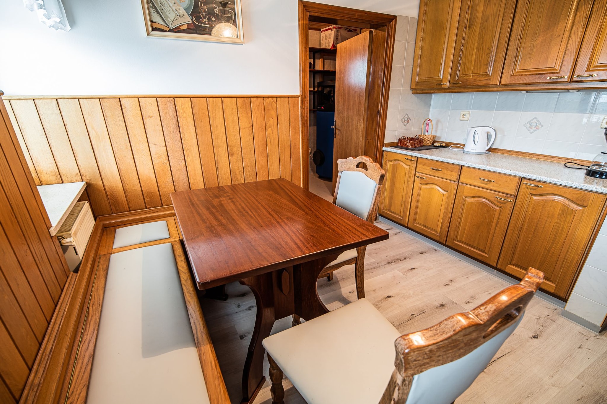 Idyllic Mountain Getaway Holiday Home - Two Bedroom Holiday Home-Cuisine