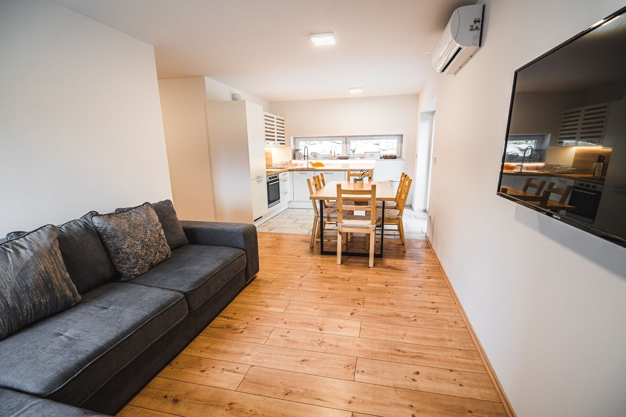 Family-Friendly Mountain Paradise Residences - Two Bedroom Apartment  with Terrace (owner Rozalija)