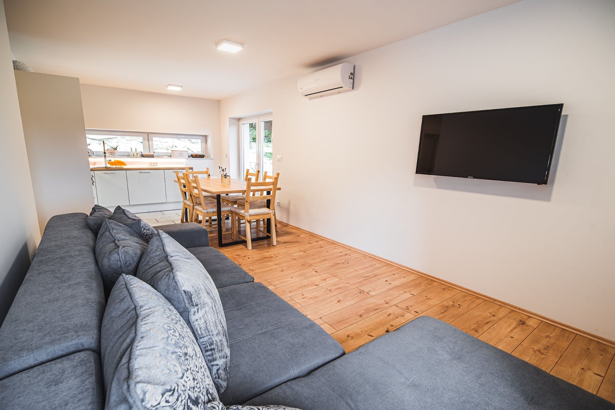 Family-Friendly Mountain Paradise Residences - Two Bedroom Apartment  with Terrace (owner Rozalija)