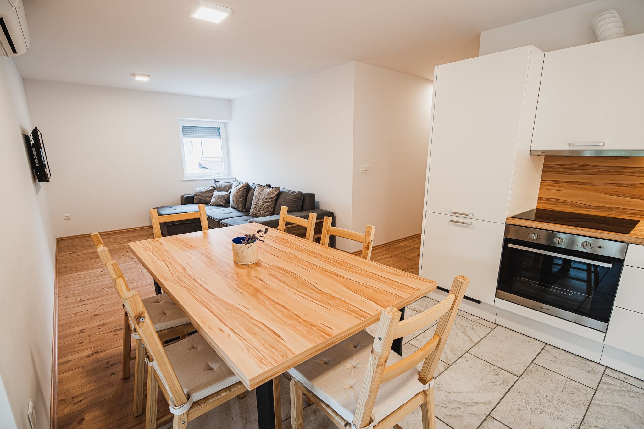 Family-Friendly Mountain Paradise Residences - Two Bedroom Apartment  with Terrace (owner Rozalija)-Kitchen