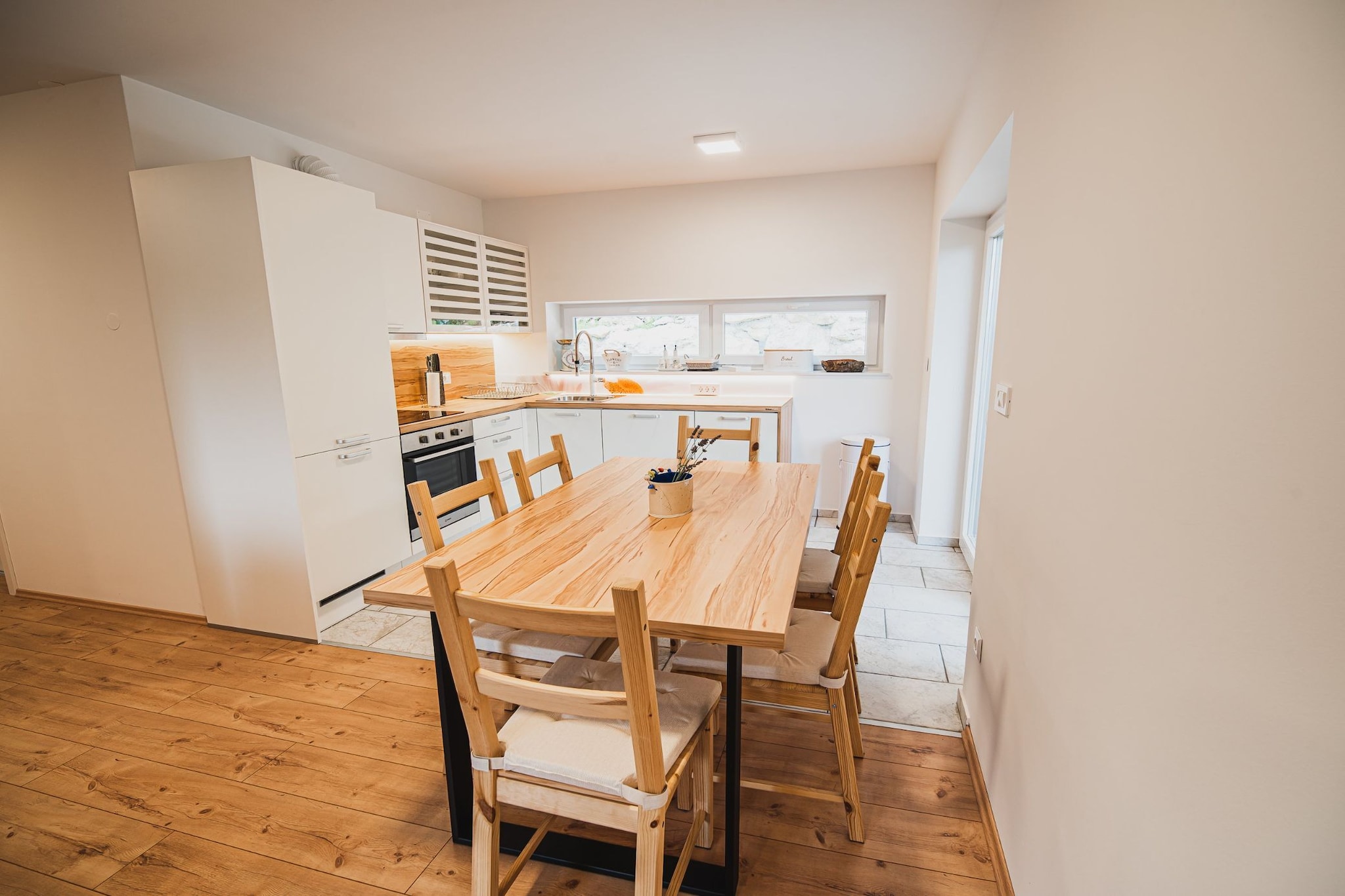 Family-Friendly Mountain Paradise Residences - Two Bedroom Apartment  with Terrace (owner Rozalija)-Kitchen