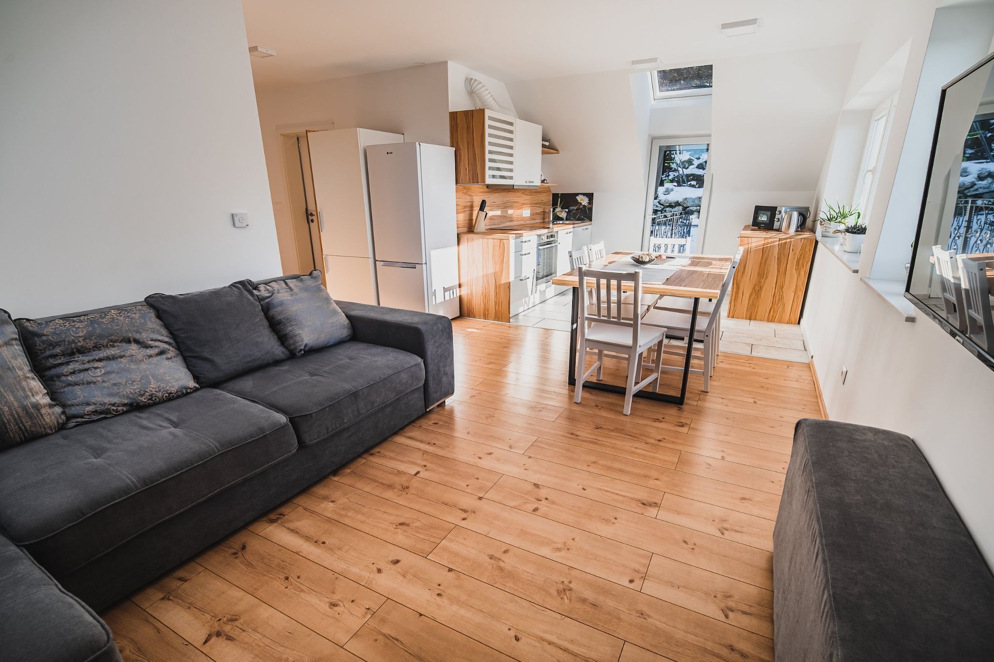 Family-Friendly Mountain Paradise Residences - Classic Two Bedroom Apartment with Terrace (owner Lavanda)