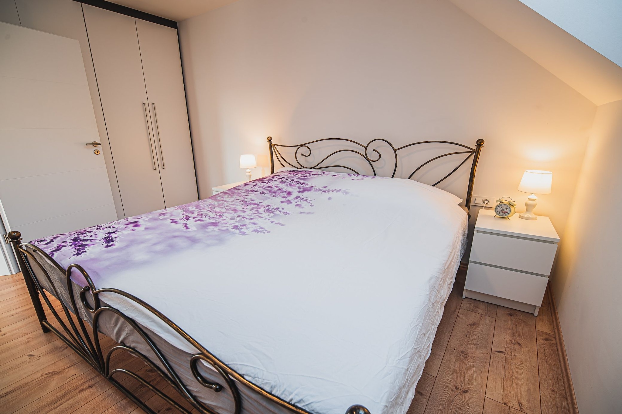 Family-Friendly Mountain Paradise Residences - Classic Two Bedroom Apartment with Terrace (owner Lavanda)-Bedroom