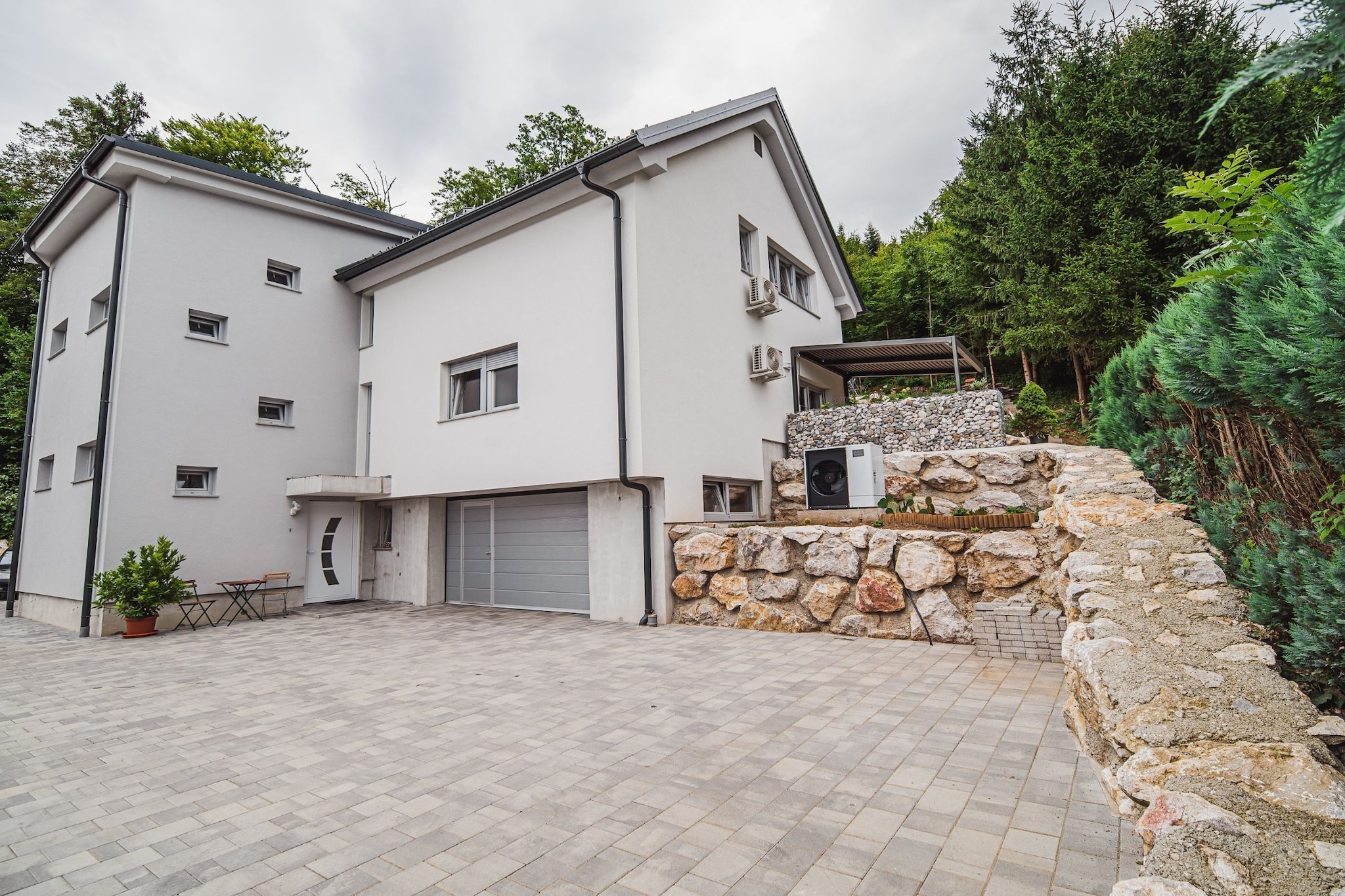 Family-Friendly Mountain Paradise Residences -  Classic Studio Apartment with Terrace (owner Studio Rozalija 2)-Outdoor