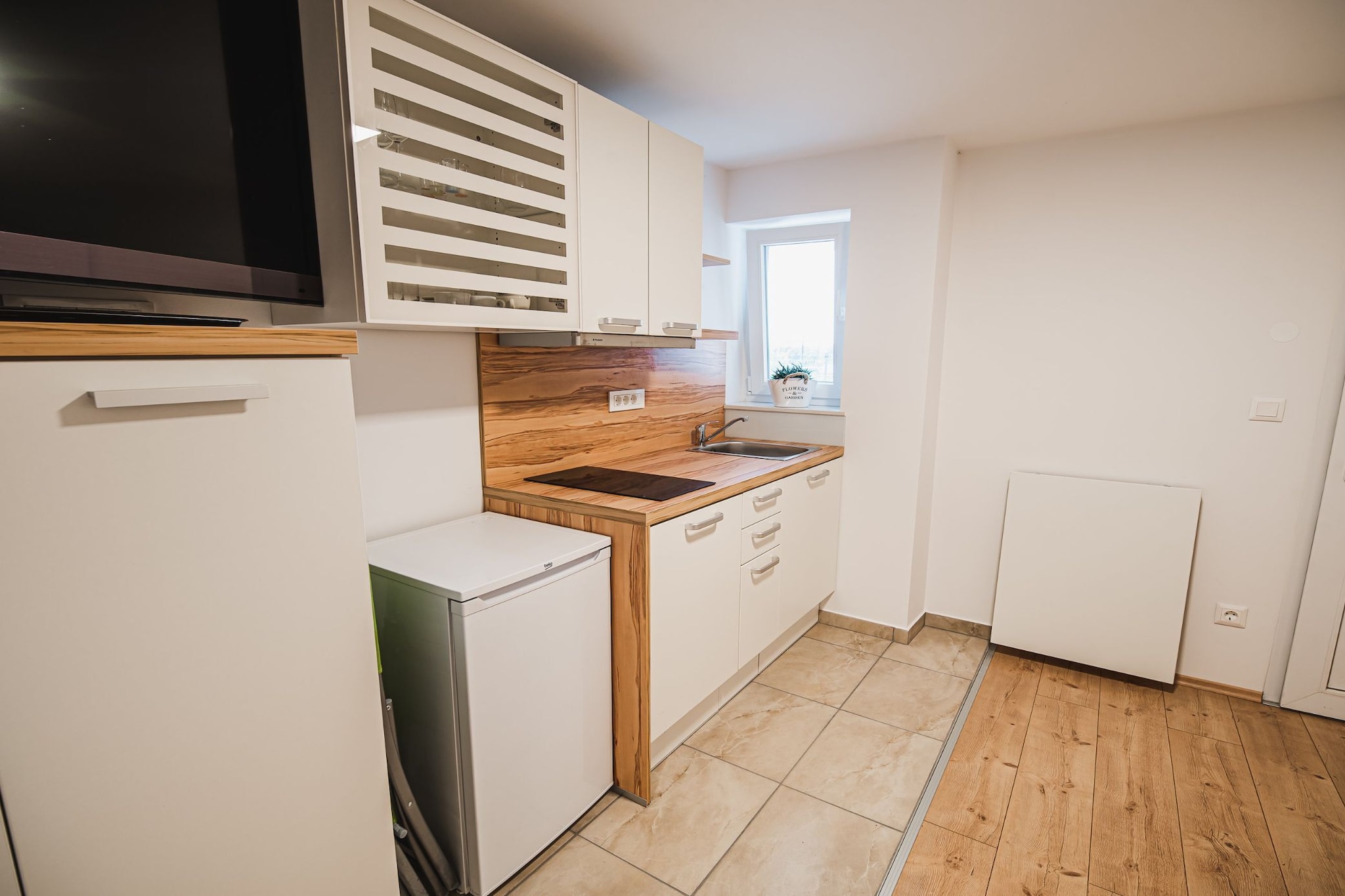 Family-Friendly Mountain Paradise Residences -  Classic Studio Apartment with Terrace (owner Studio Rozalija 2)