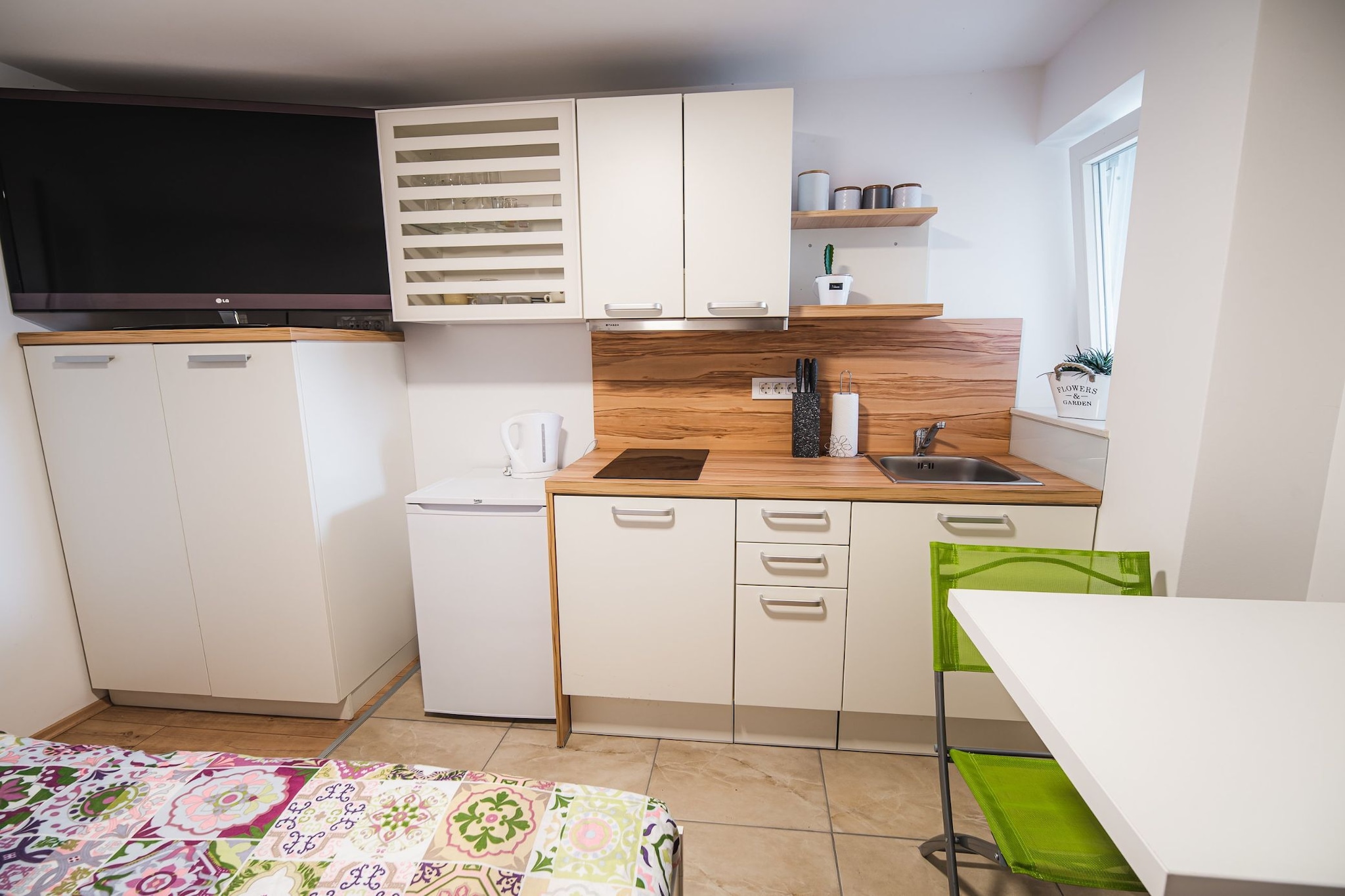 Family-Friendly Mountain Paradise Residences -  Classic Studio Apartment with Terrace (owner Studio Rozalija 2)-Kitchen