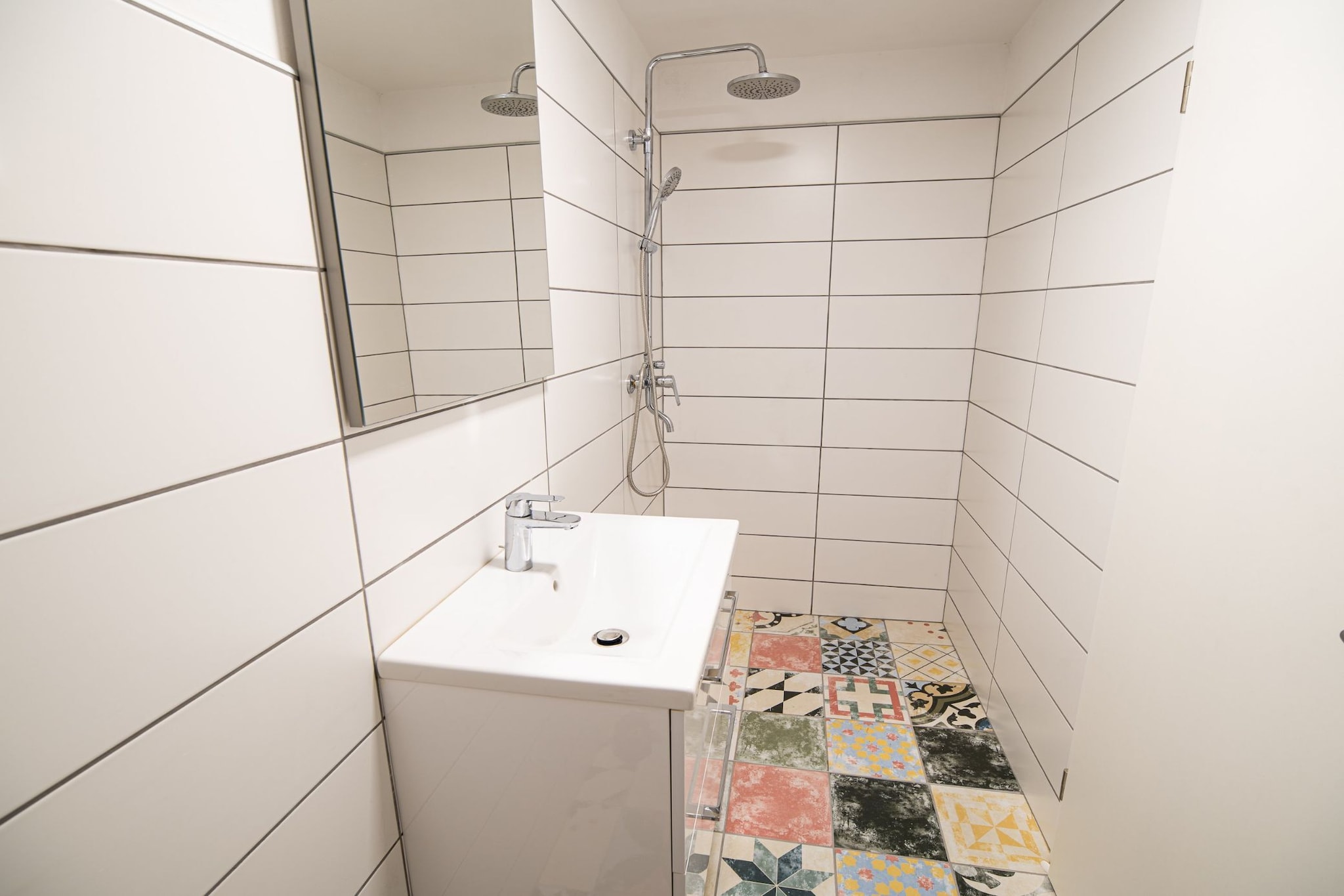 Family-Friendly Mountain Paradise Residences -  Classic Studio Apartment with Terrace (owner Studio Rozalija 2)-Bathroom