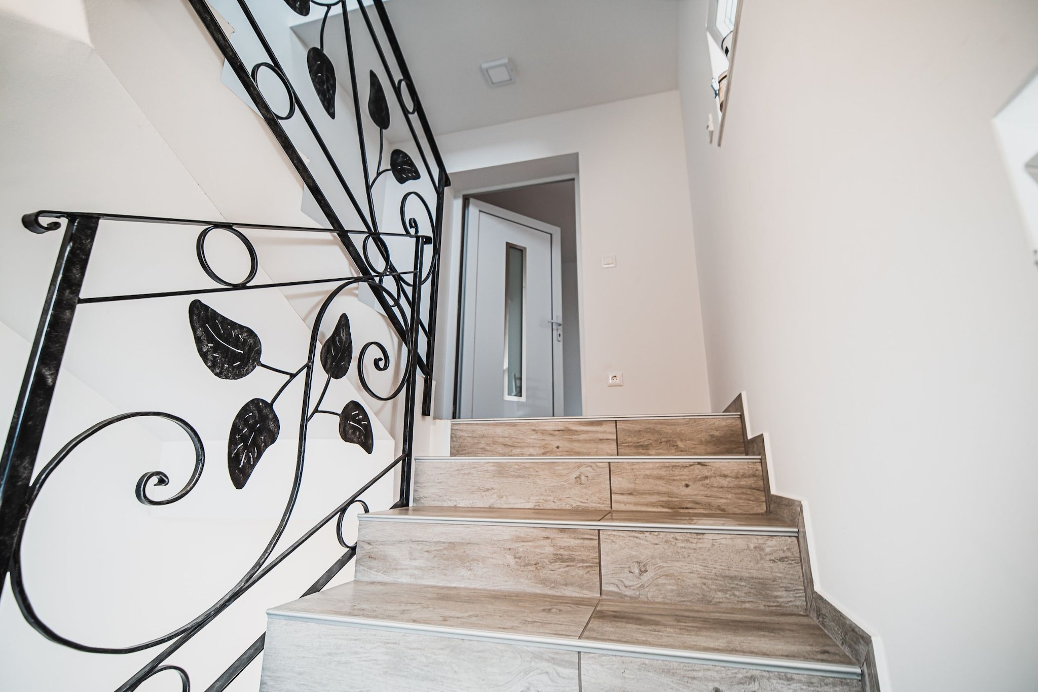 Family-Friendly Mountain Paradise Residences -  Classic Studio Apartment with Terrace (owner Studio Rozalija 2)-Stairs