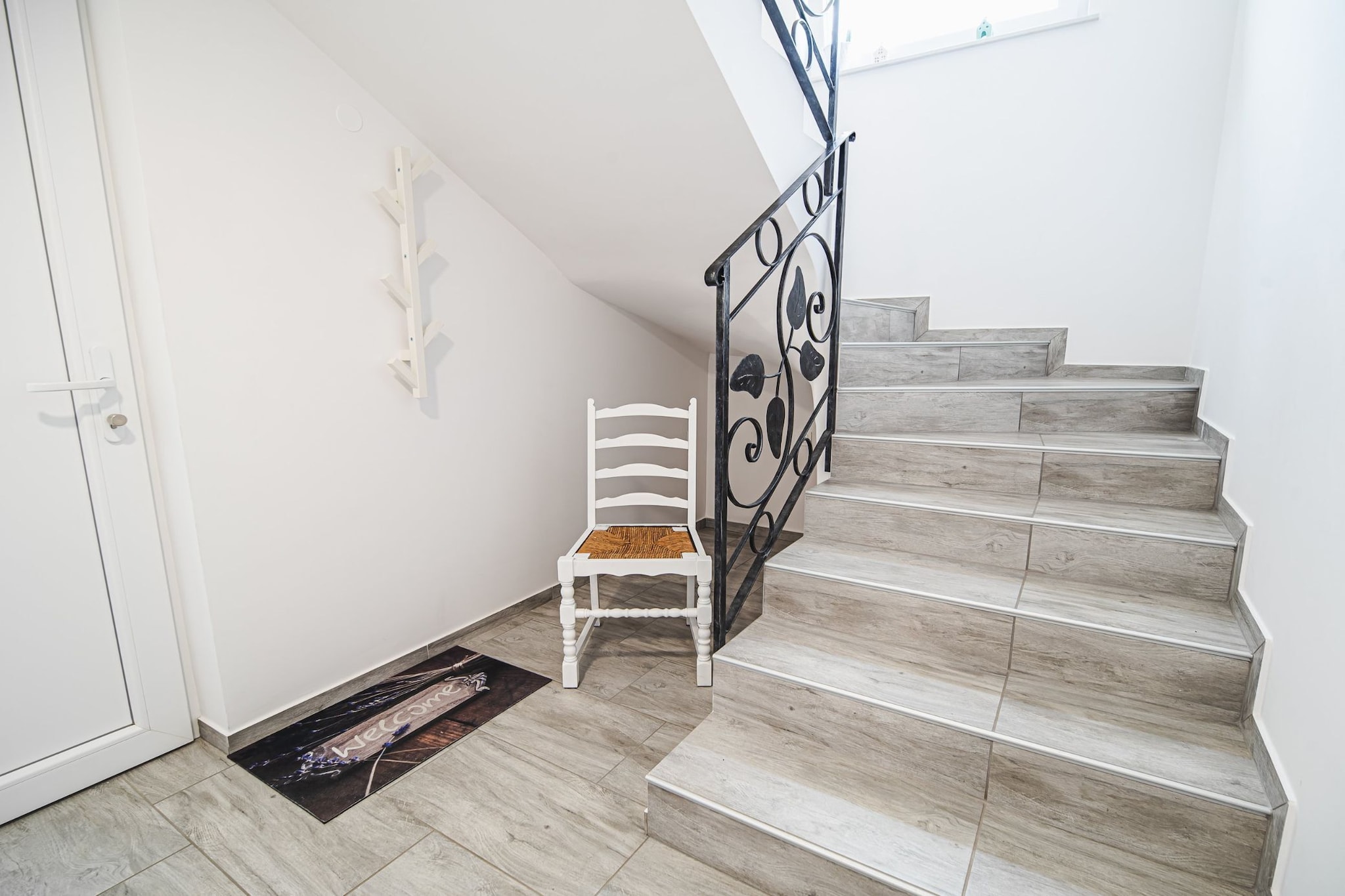 Family-Friendly Mountain Paradise Residences -  Classic Studio Apartment with Terrace (owner Studio Rozalija 2)-Stairs