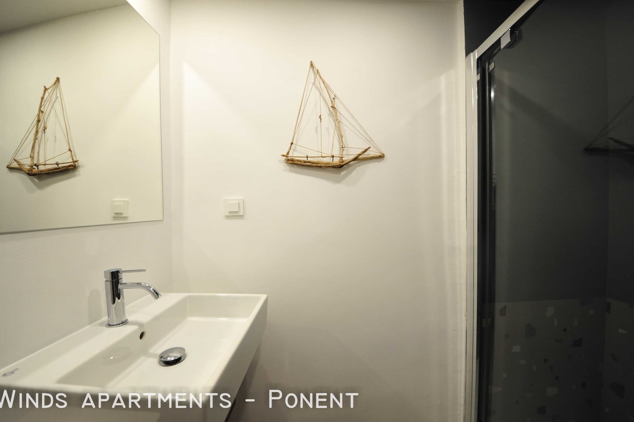Downtown Izola Modern and Classy Apartments - Studio Apartment with Terrace (owner Ponent)-Badkamer