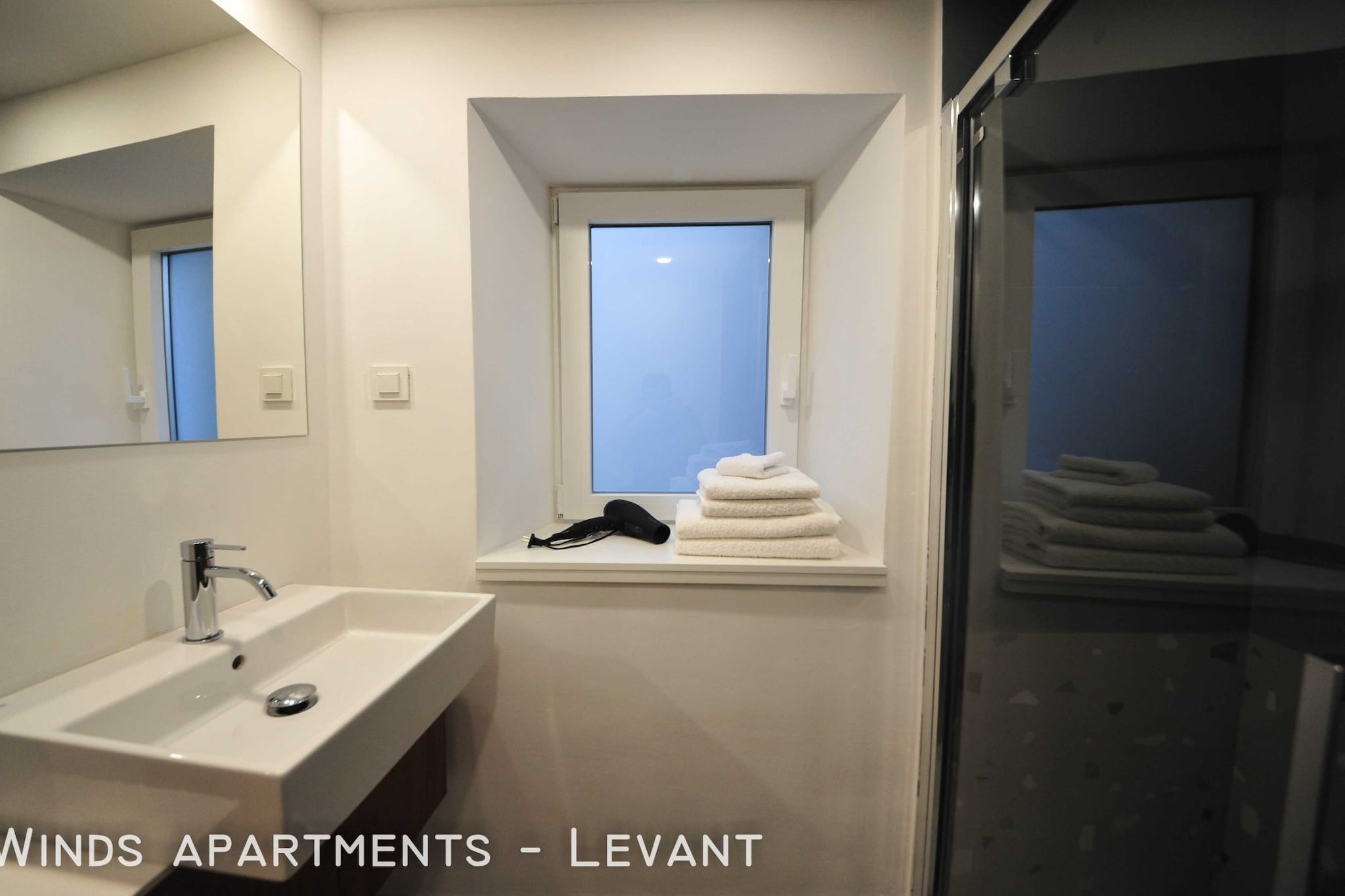 Downtown Izola Modern and Classy Apartments - One Bedroom Apartment with Balcony (owner Levant)-Badkamer