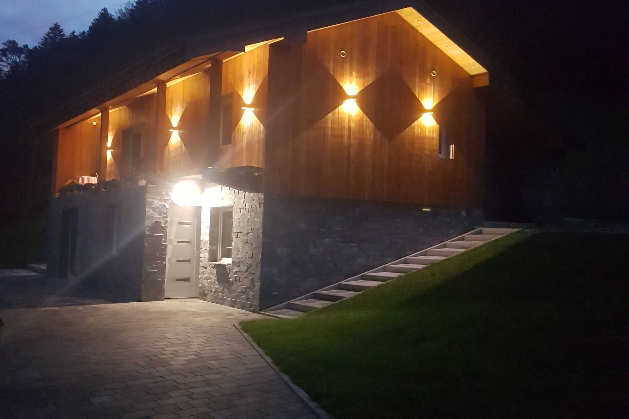 Serene and Radiant Retreat Apartments - One Bedroom Apartment-Buitenlucht