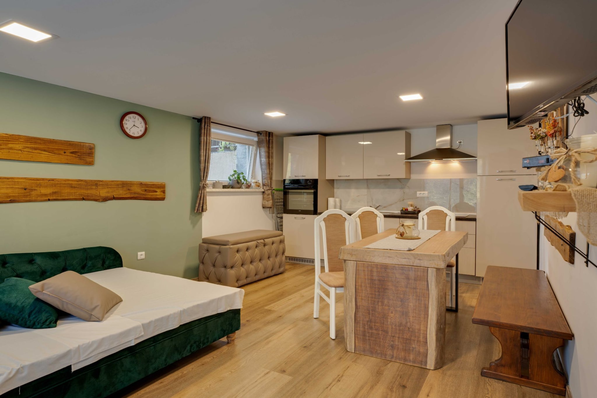 Serene and Radiant Retreat Apartments - One Bedroom Apartment-Keuken