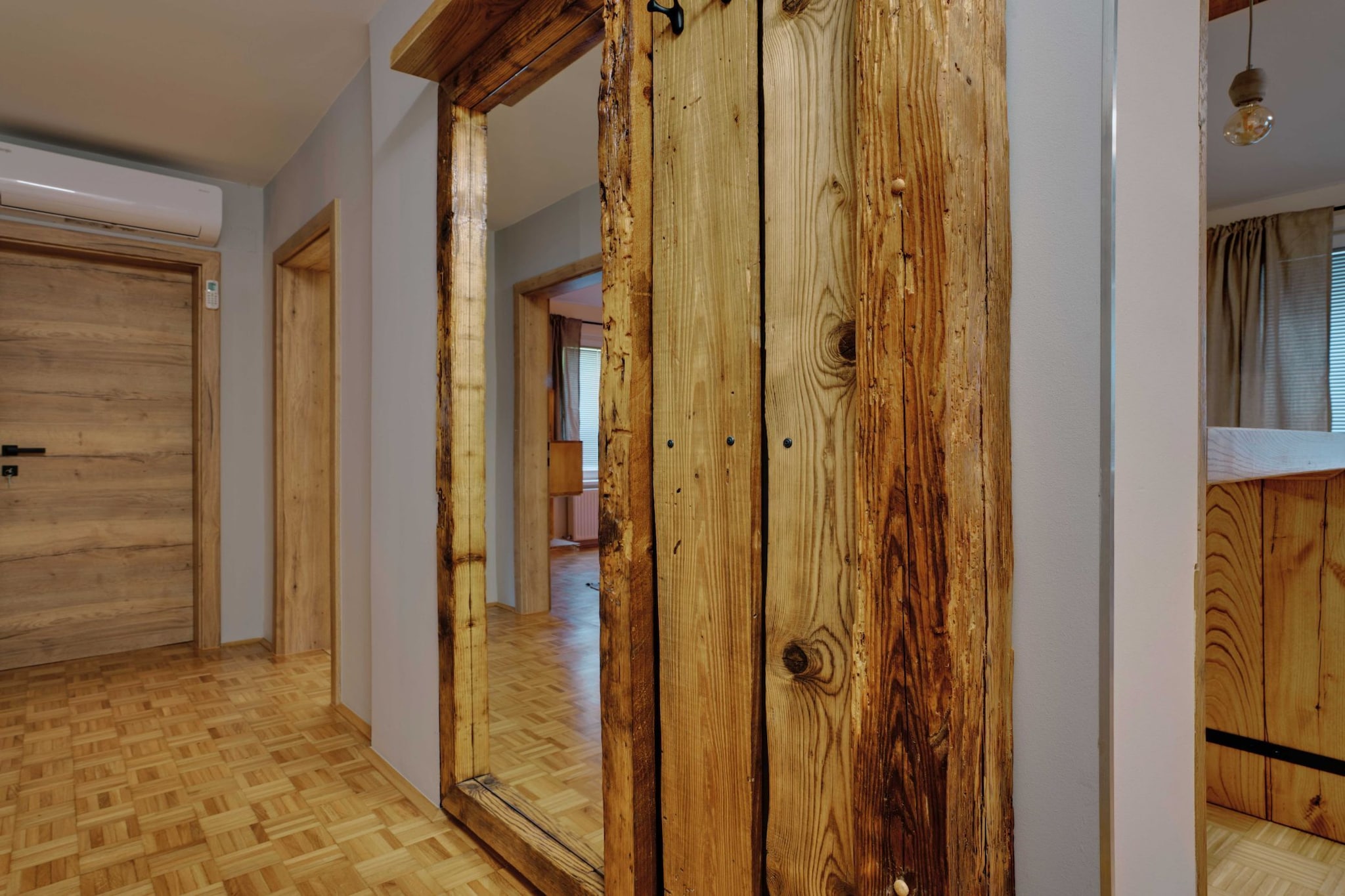 Serene and Radiant Retreat Apartments - Two Bedroom Apartment-Binnen
